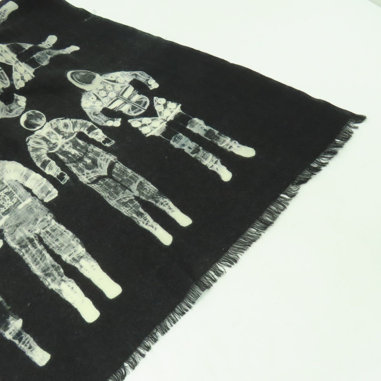 CHANEL 【激減優惠】羊絨Scarf絲巾黑色