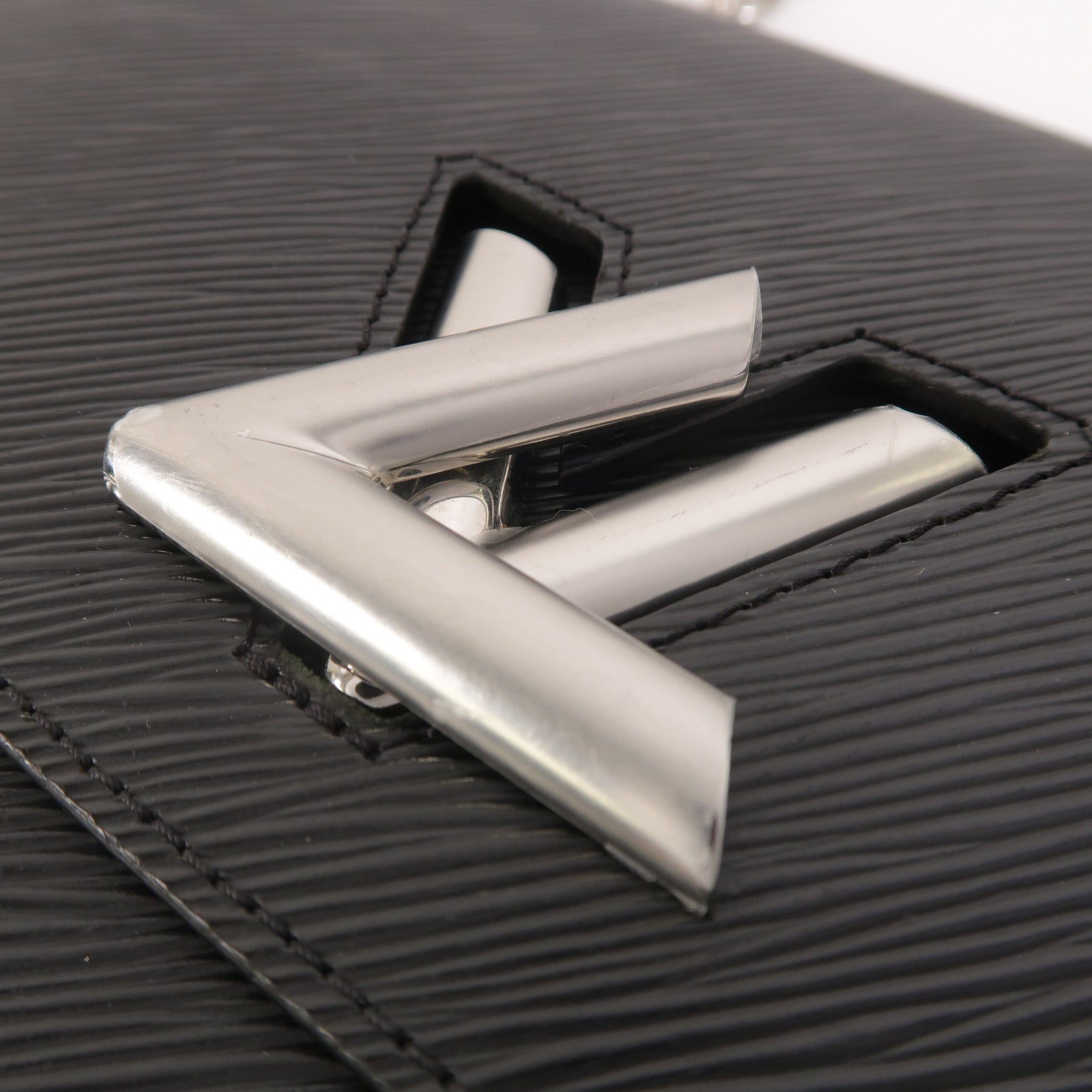 LOUIS VUITTON Epi Twist MM鏈帶肩背袋