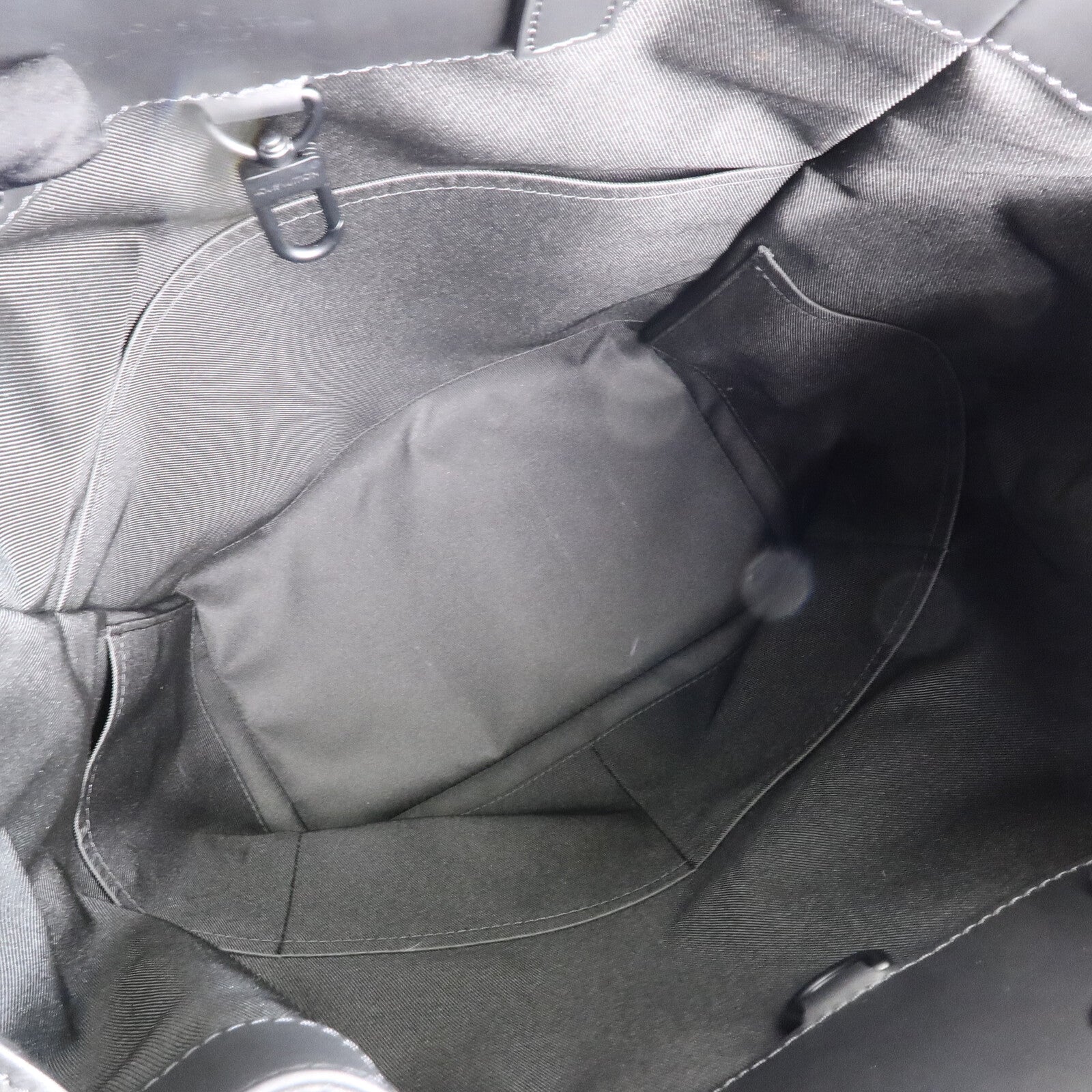 LOUIS VUITTON Monogram Eclipse Maxi Noe Sling手挽肩背兩用袋