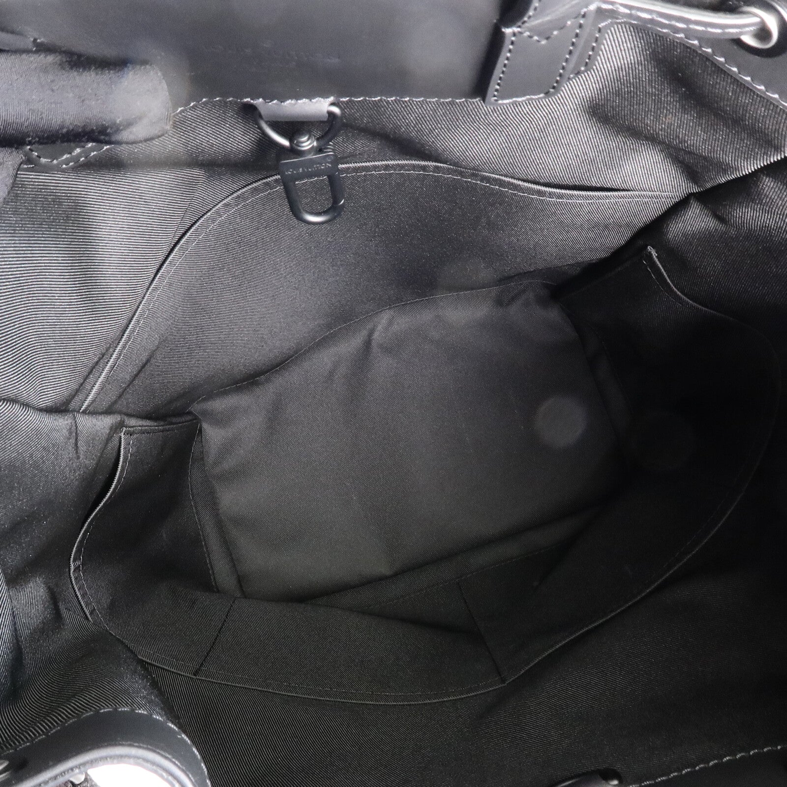 LOUIS VUITTON Monogram Eclipse Maxi Noe Sling手挽肩背兩用袋