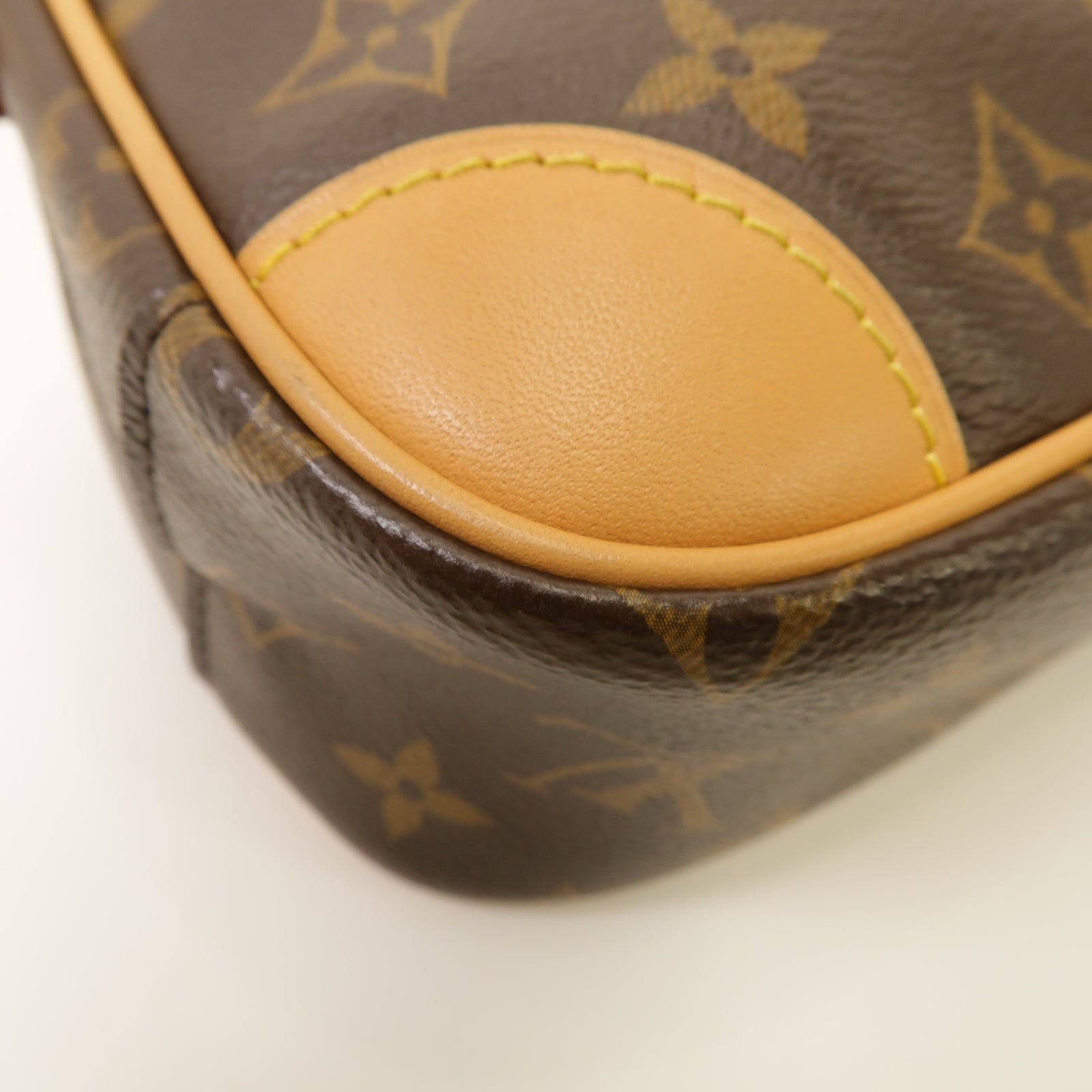 LOUIS VUITTON Monogram Deauville Mini Shoulder Bag金扣肩背袋啡色
