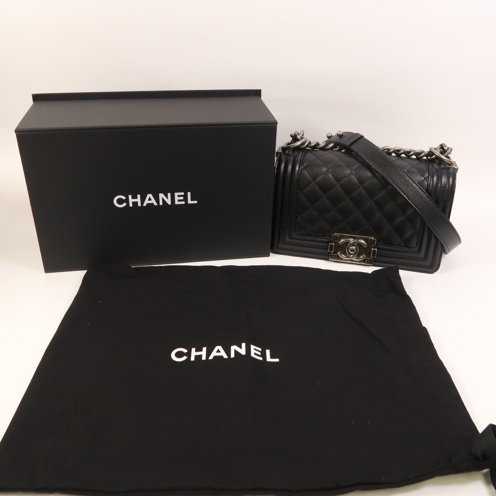 CHANEL 牛皮皮革Boy 20鏈帶肩背袋