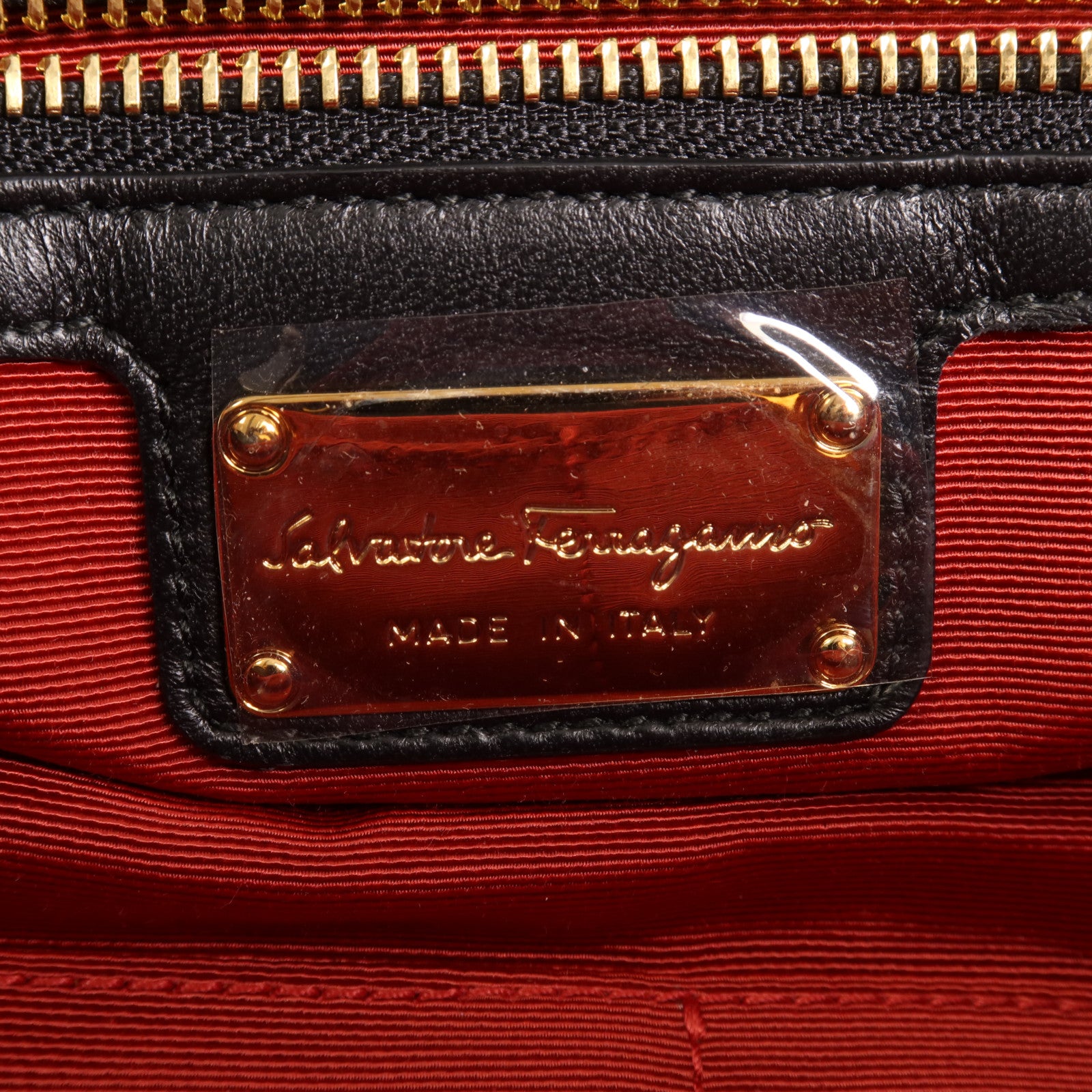 Salvatore Ferragamo 羊皮皮革Shoulder Bag金扣肩背袋