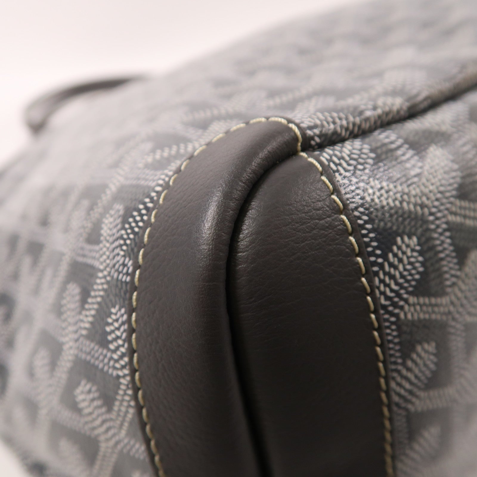 GOYARD 塗層帆布Artois MM銀扣肩背袋