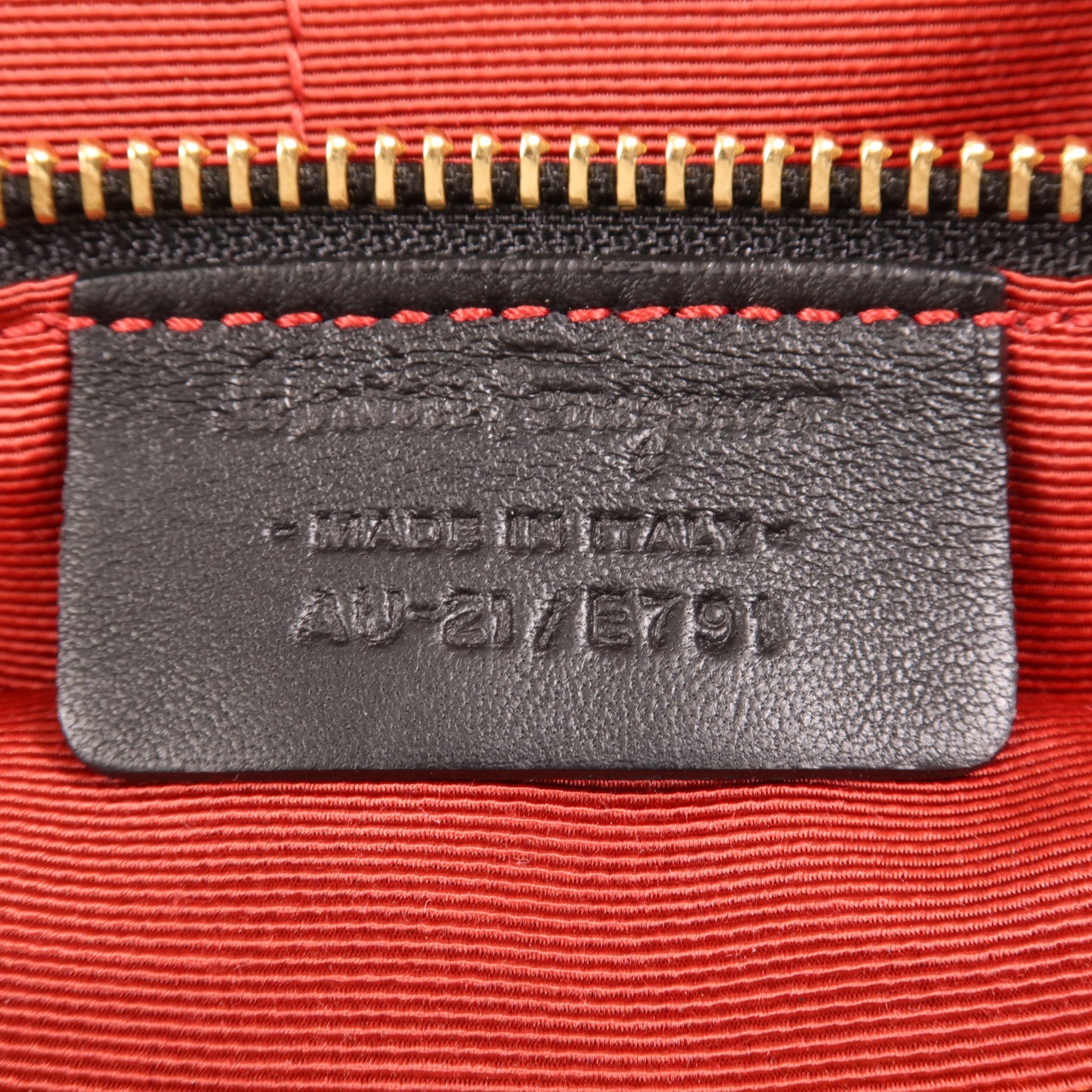Salvatore Ferragamo 羊皮皮革Shoulder Bag金扣肩背袋