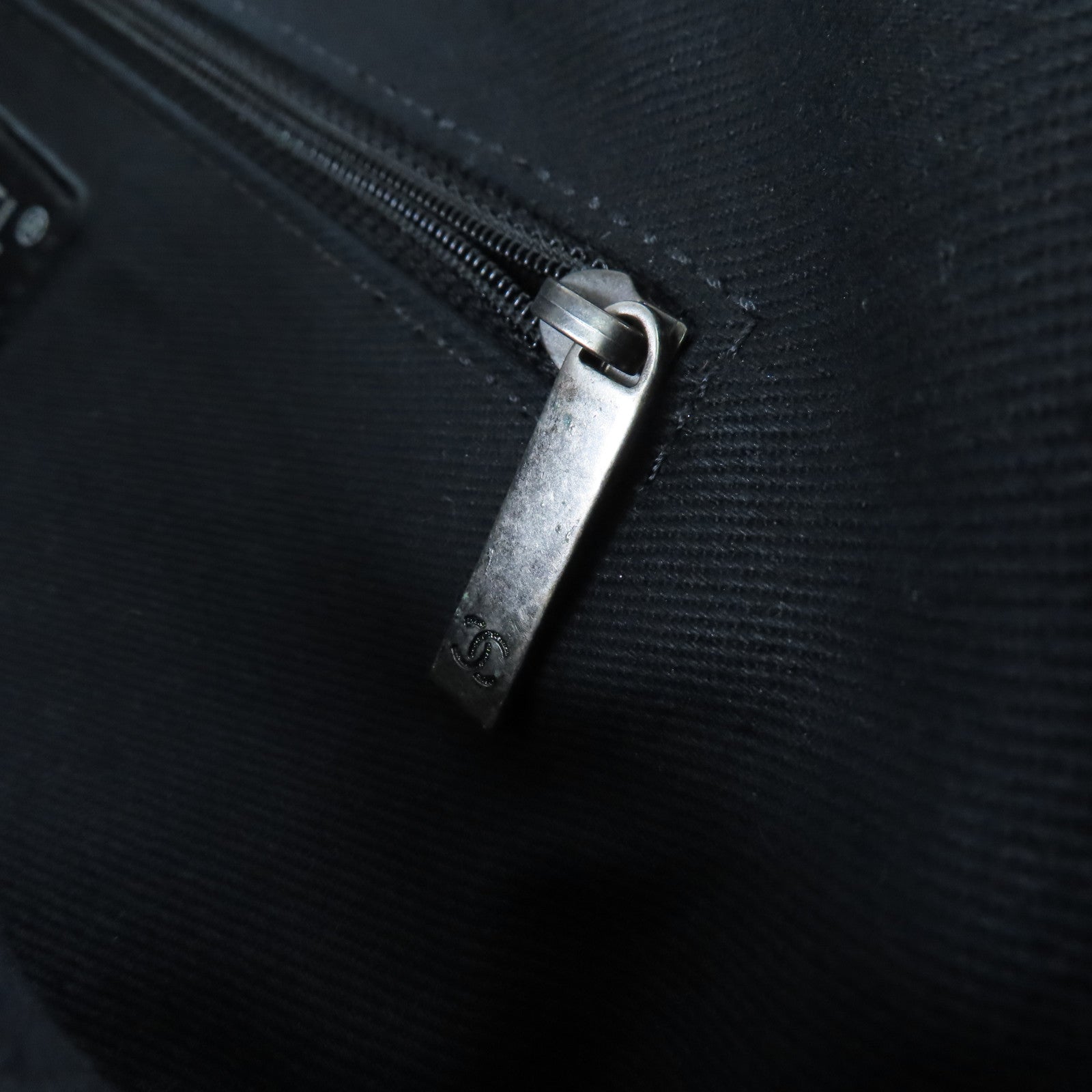 CHANEL 牛皮皮革Shoulder Bag銀扣鏈帶肩背袋