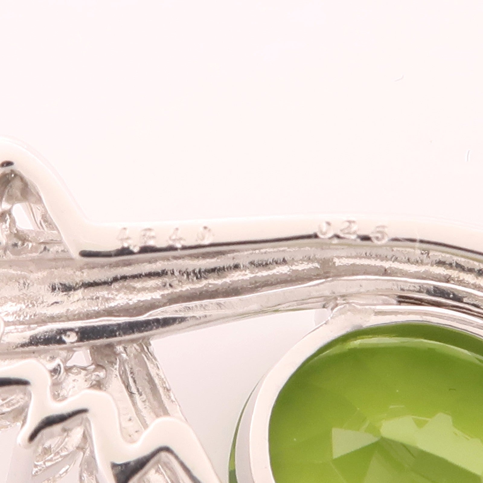 JEWELRY 【激減優惠】18K白金Peridot Necklace橄欖石/鑽石項鍊