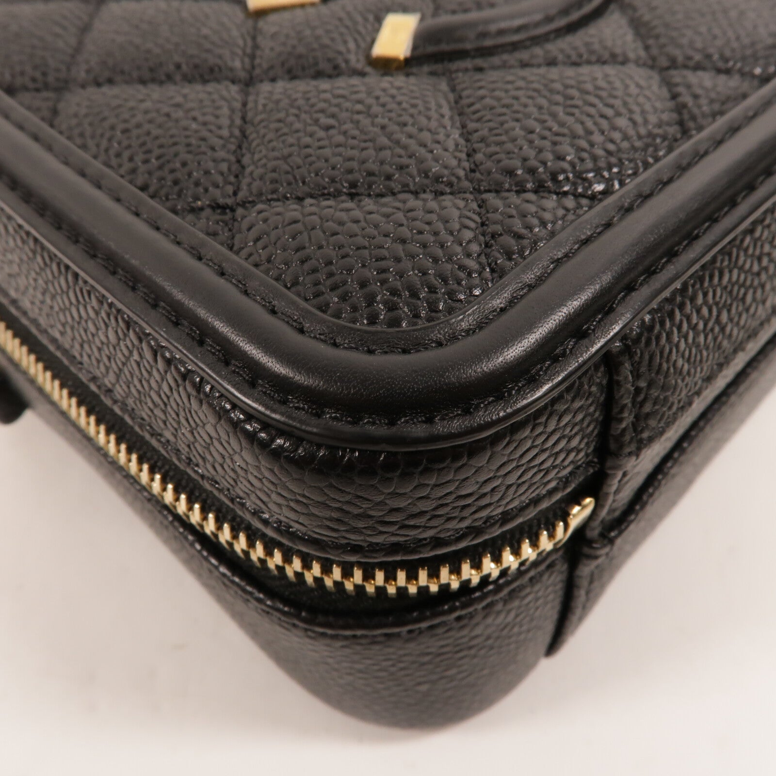 CHANEL 牛皮皮革Filigree Vanity Case鏈帶手挽肩背兩用袋