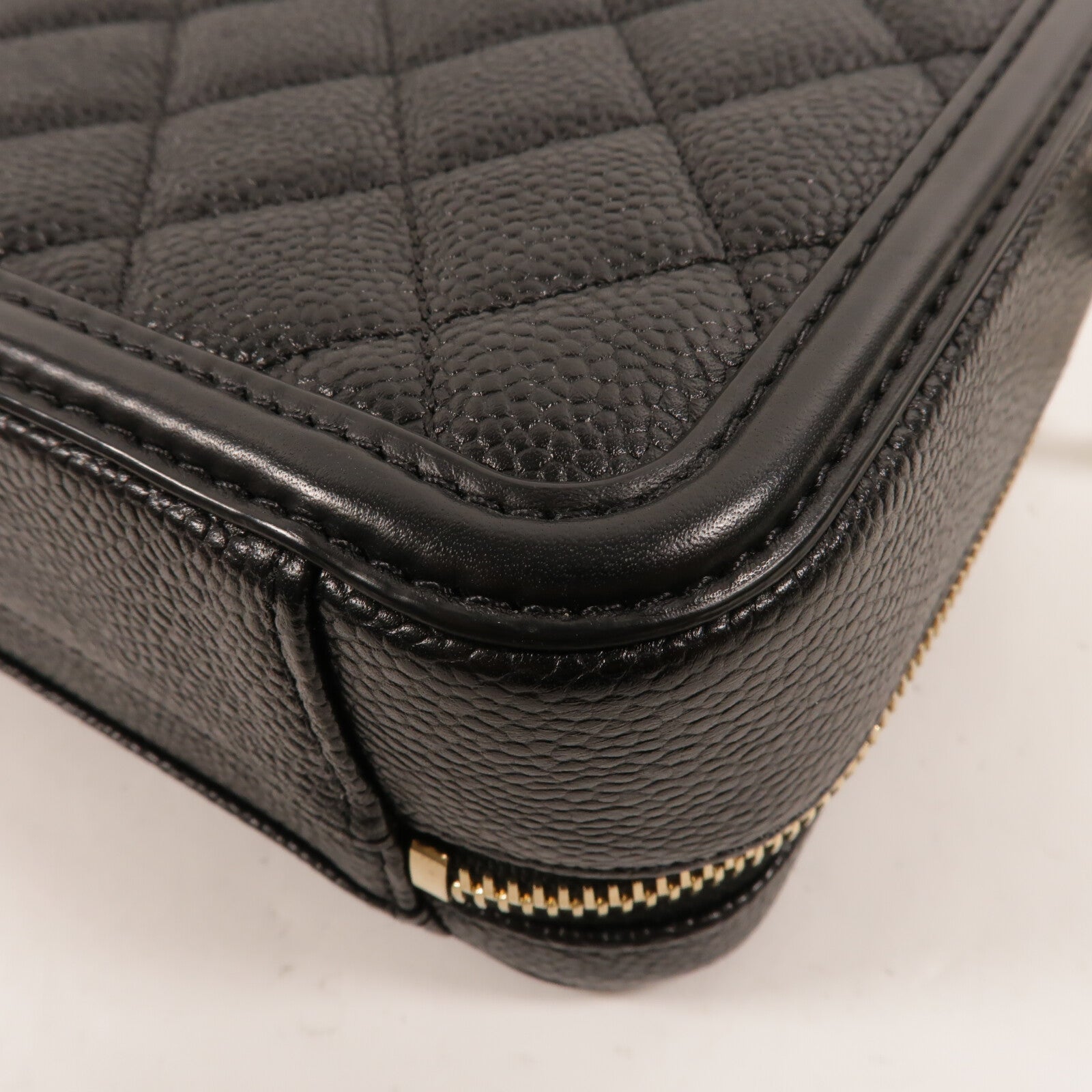 CHANEL 牛皮皮革Filigree Vanity Case鏈帶手挽肩背兩用袋
