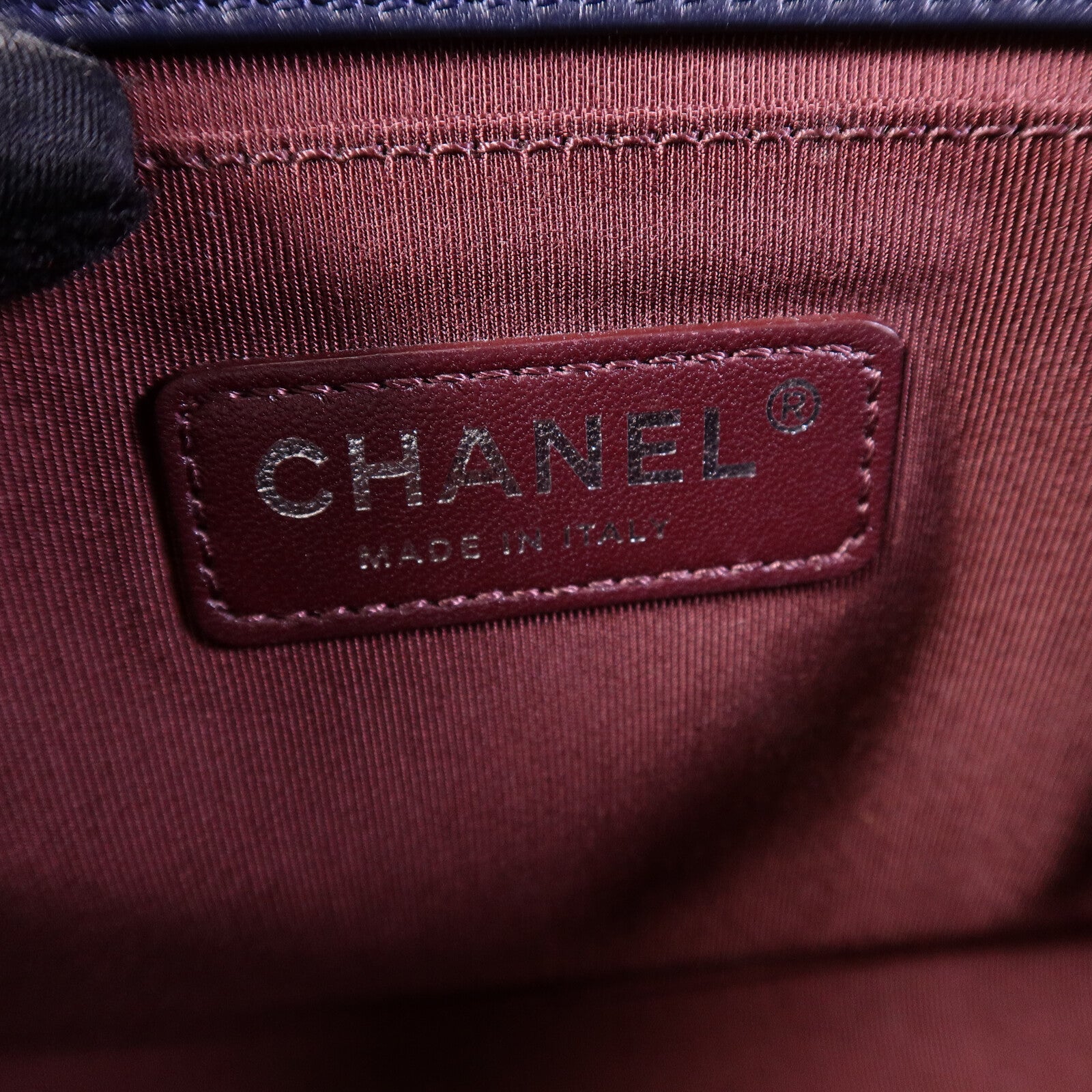 CHANEL 牛皮皮革Boy 25鏈帶肩背袋