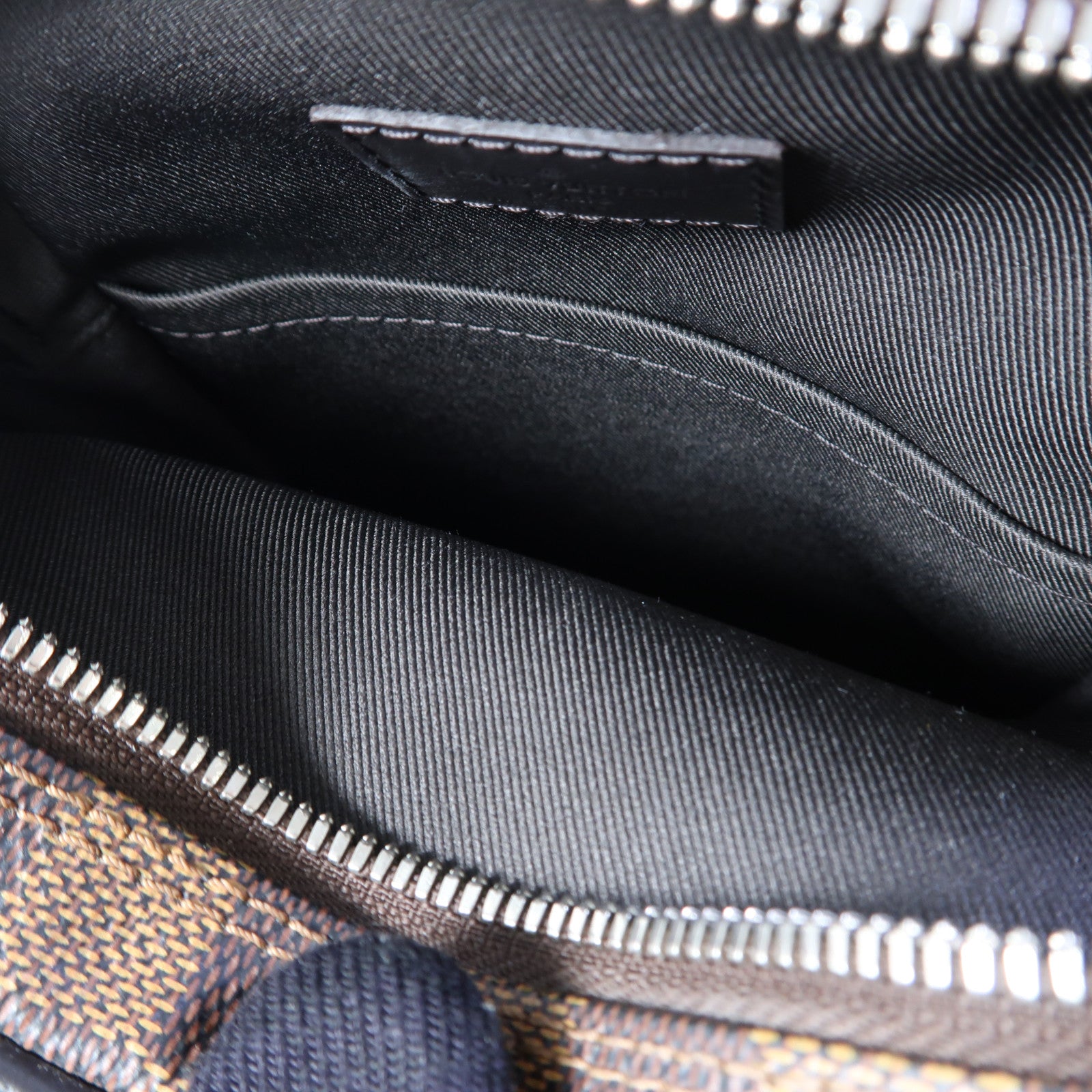 LOUIS VUITTON Damier Amazon Chapman Limited Edition銀扣肩背袋