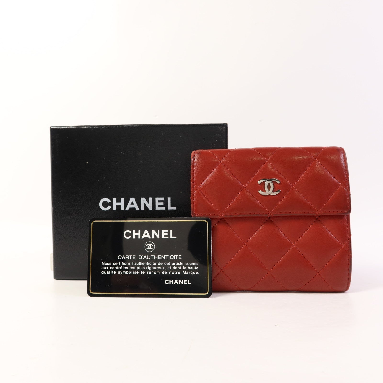 CHANEL 羊皮皮革Bifold Wallet銀扣錢包