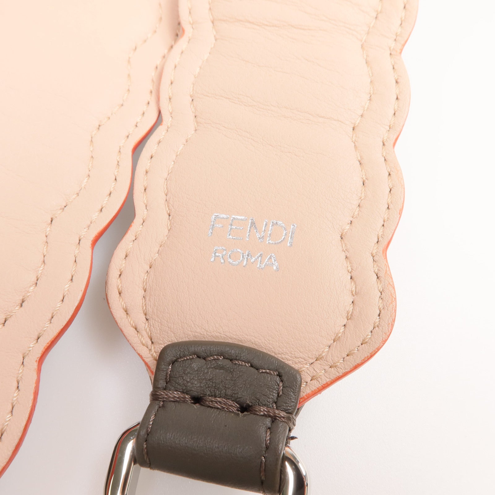 FENDI 【激減優惠】牛皮皮革Shoulder Strap銀扣肩背帶