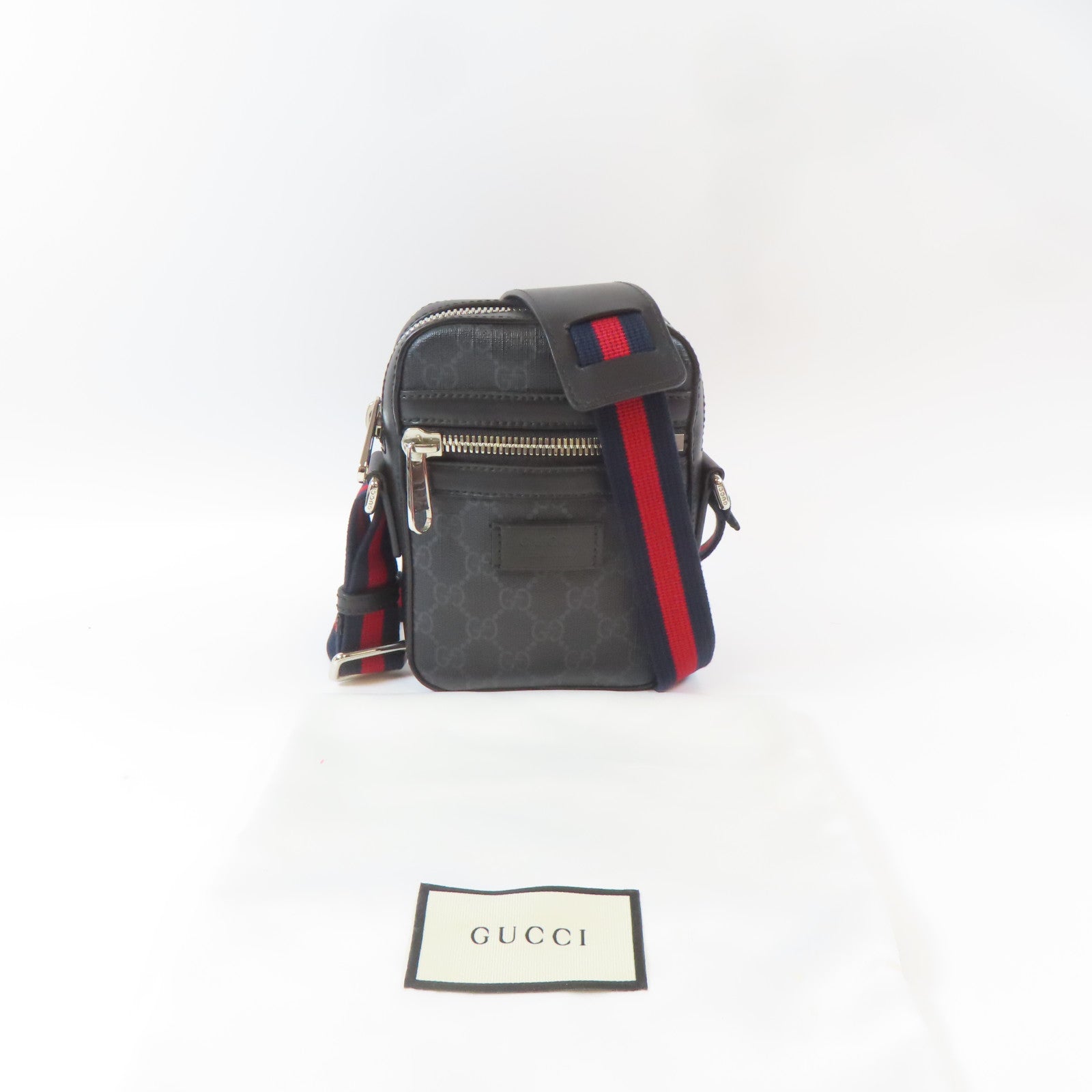 GUCCI 塗層帆布GG Supreme銀扣肩背袋黑色/灰色