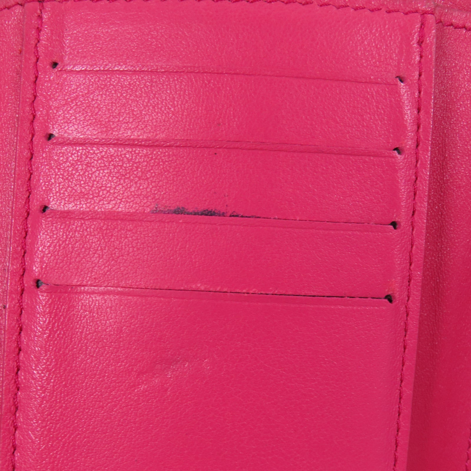 LOUIS VUITTON Taurillon Capucines Compact Trifold Wallet金扣錢包