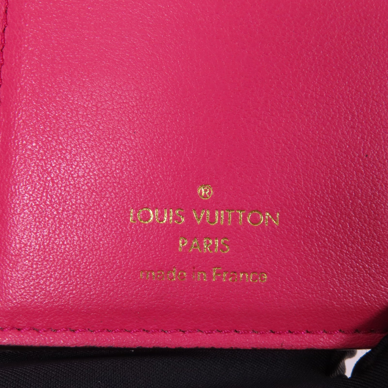 LOUIS VUITTON Taurillon Capucines Compact Trifold Wallet金扣錢包