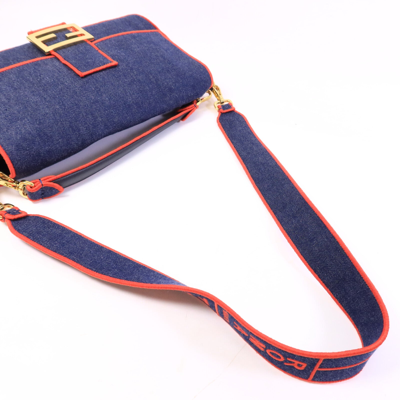 FENDI 牛仔布Bagutte Large手挽肩背兩用袋