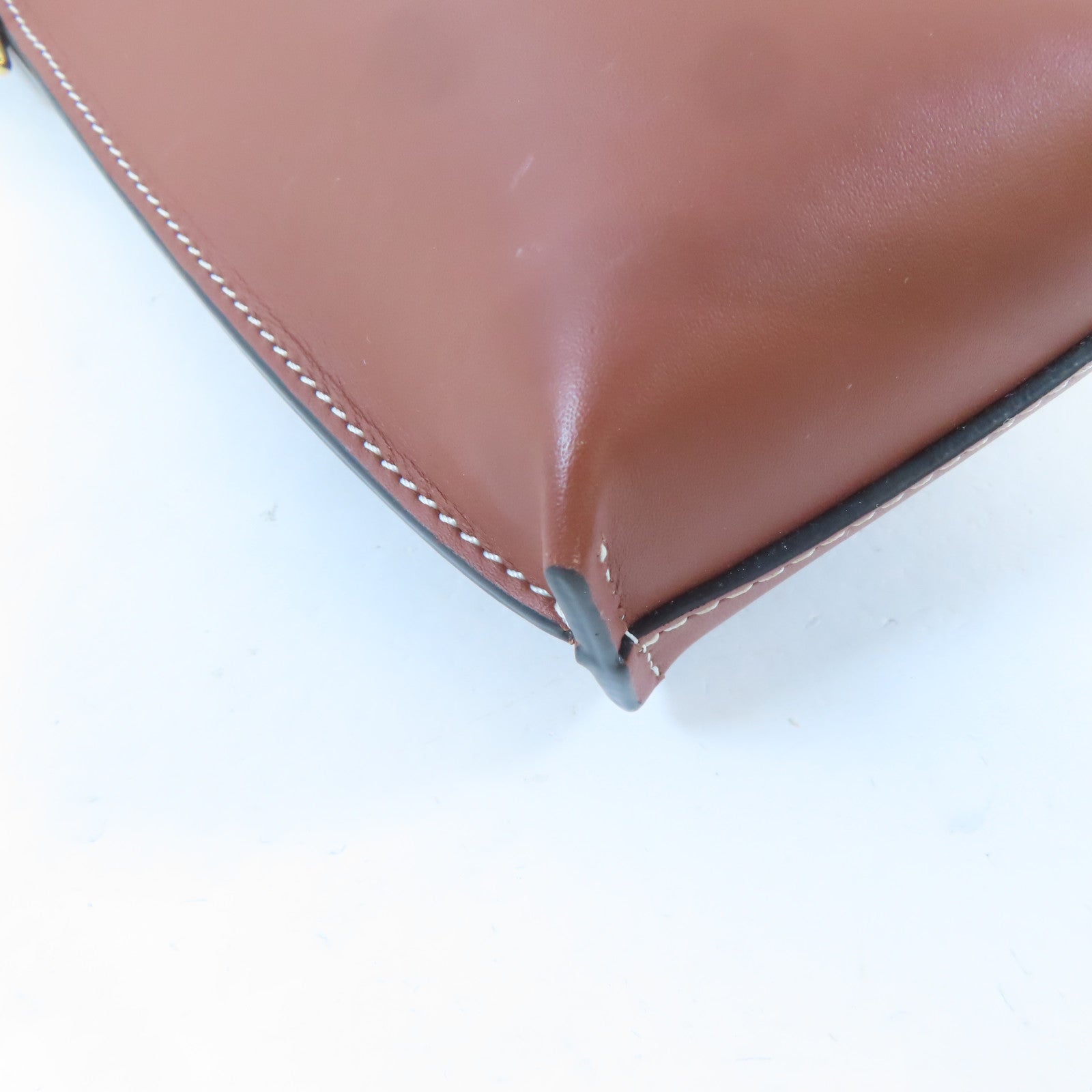 LOEWE 【激減優惠】牛皮皮革Gate Pocket Phone Bag金扣肩背袋啡色