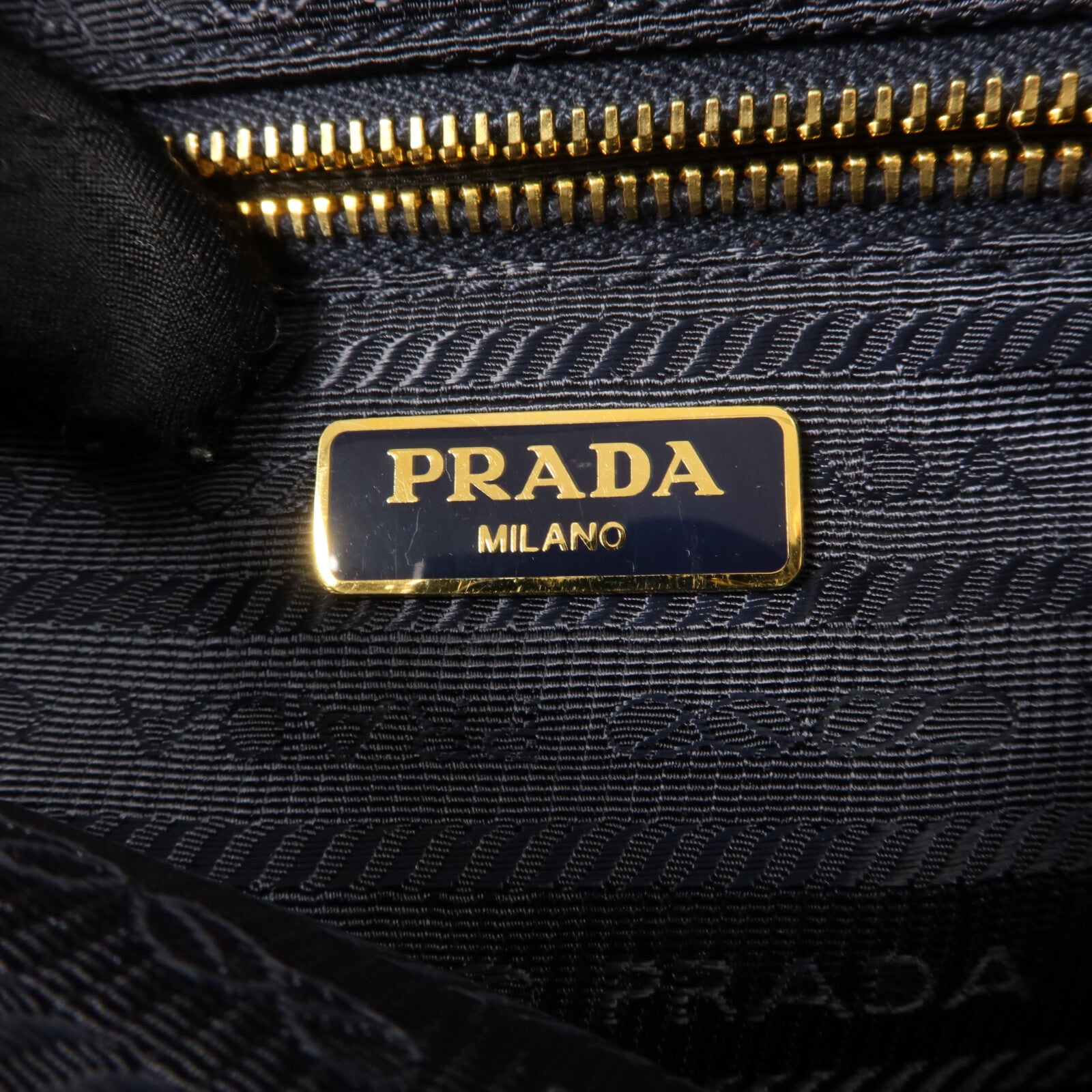 PRADA 牛仔布料Pouch小袋