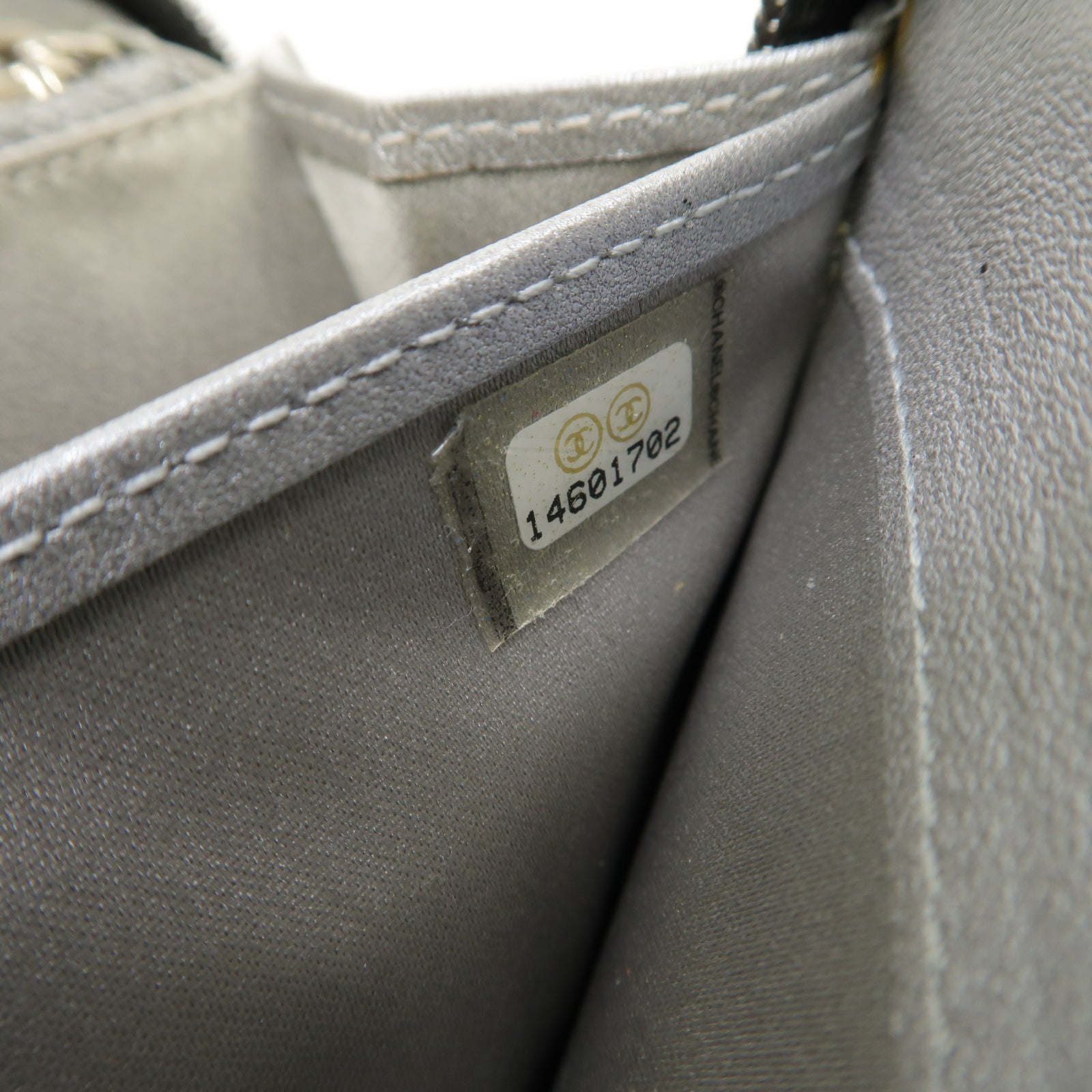 CHANEL 【激減優惠】羊皮皮革Zipped Long Wallet銀扣長錢包銀色