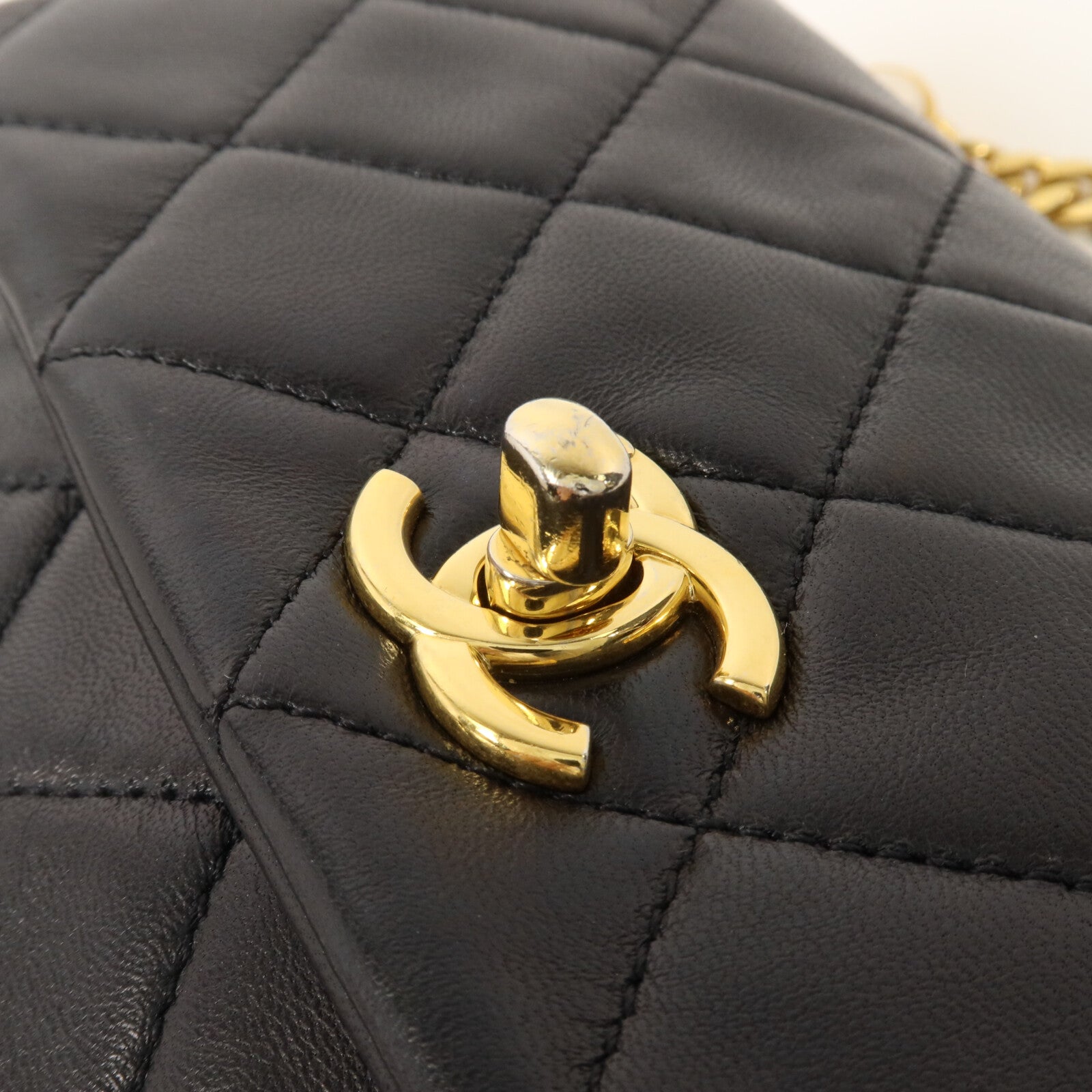 CHANEL 羊皮皮革Resin Pearl Chain Flap鏈帶肩背袋