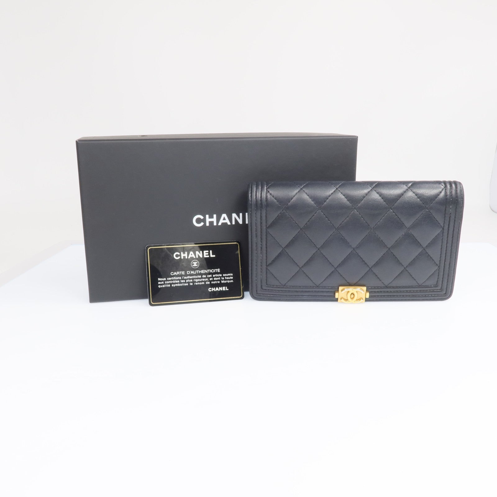 CHANEL 羊皮皮革Boy Long Wallet金扣長錢包