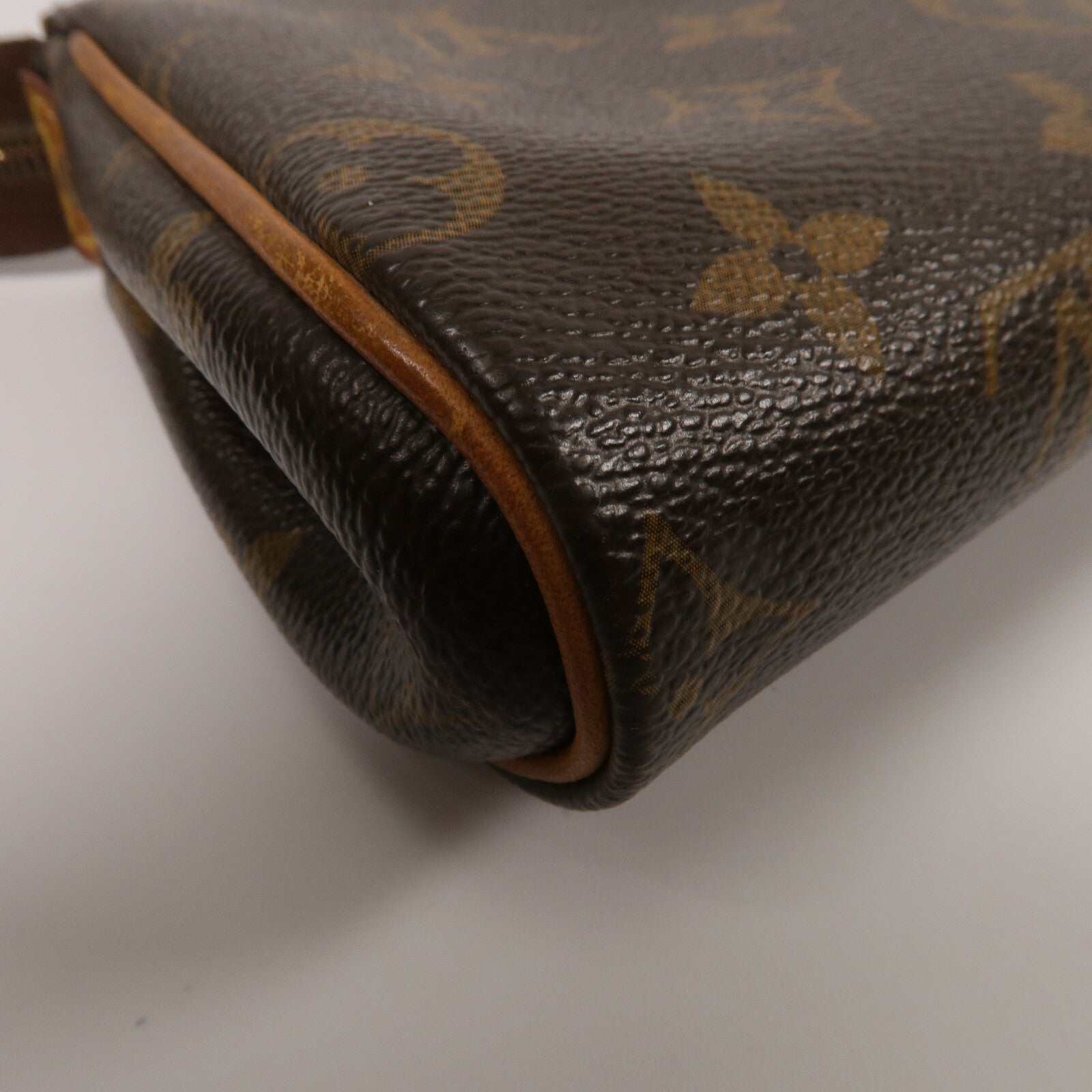 LOUIS VUITTON Monogram Eva肩背袋