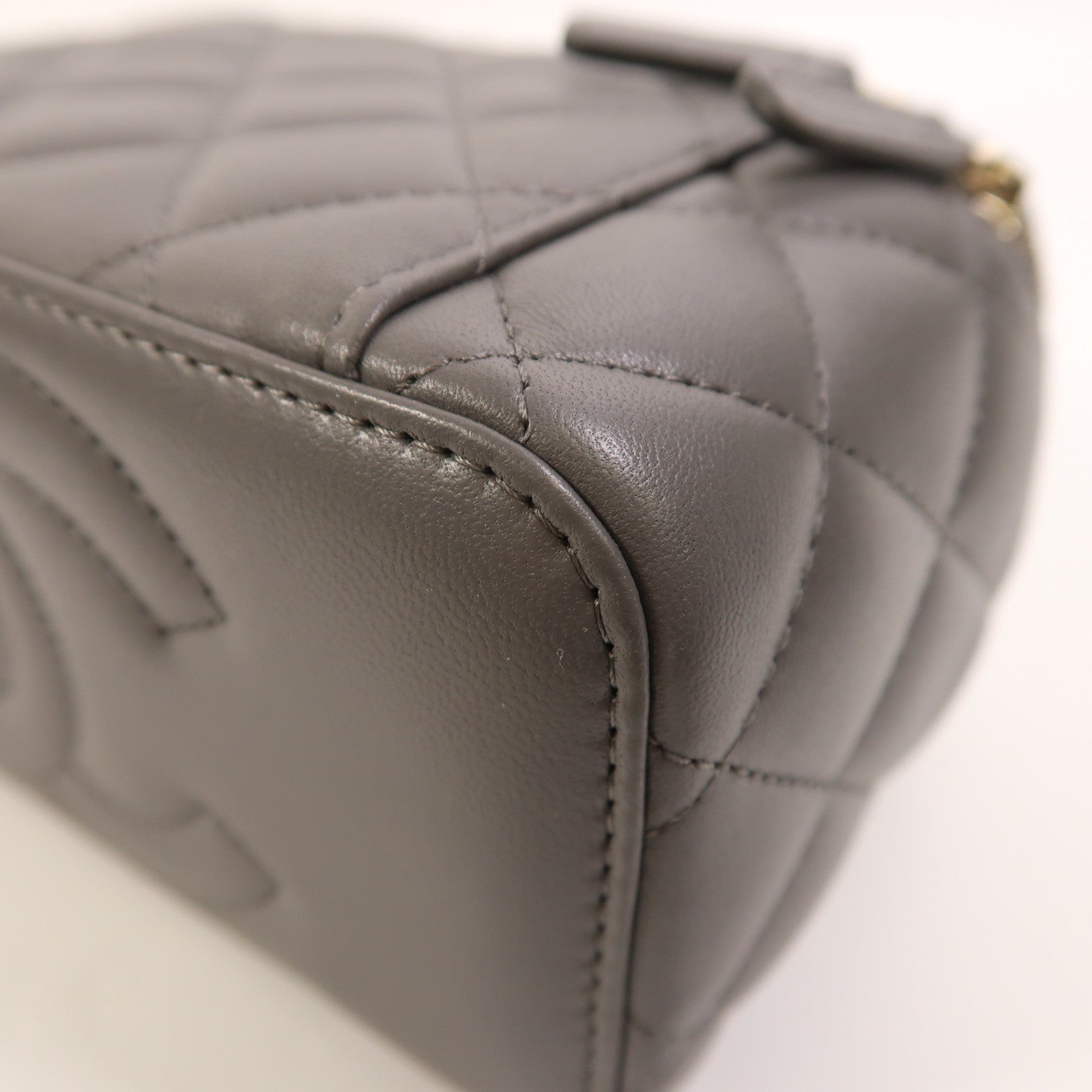 CHANEL 羊皮皮革Vanity Case金扣鏈帶手挽肩背兩用袋