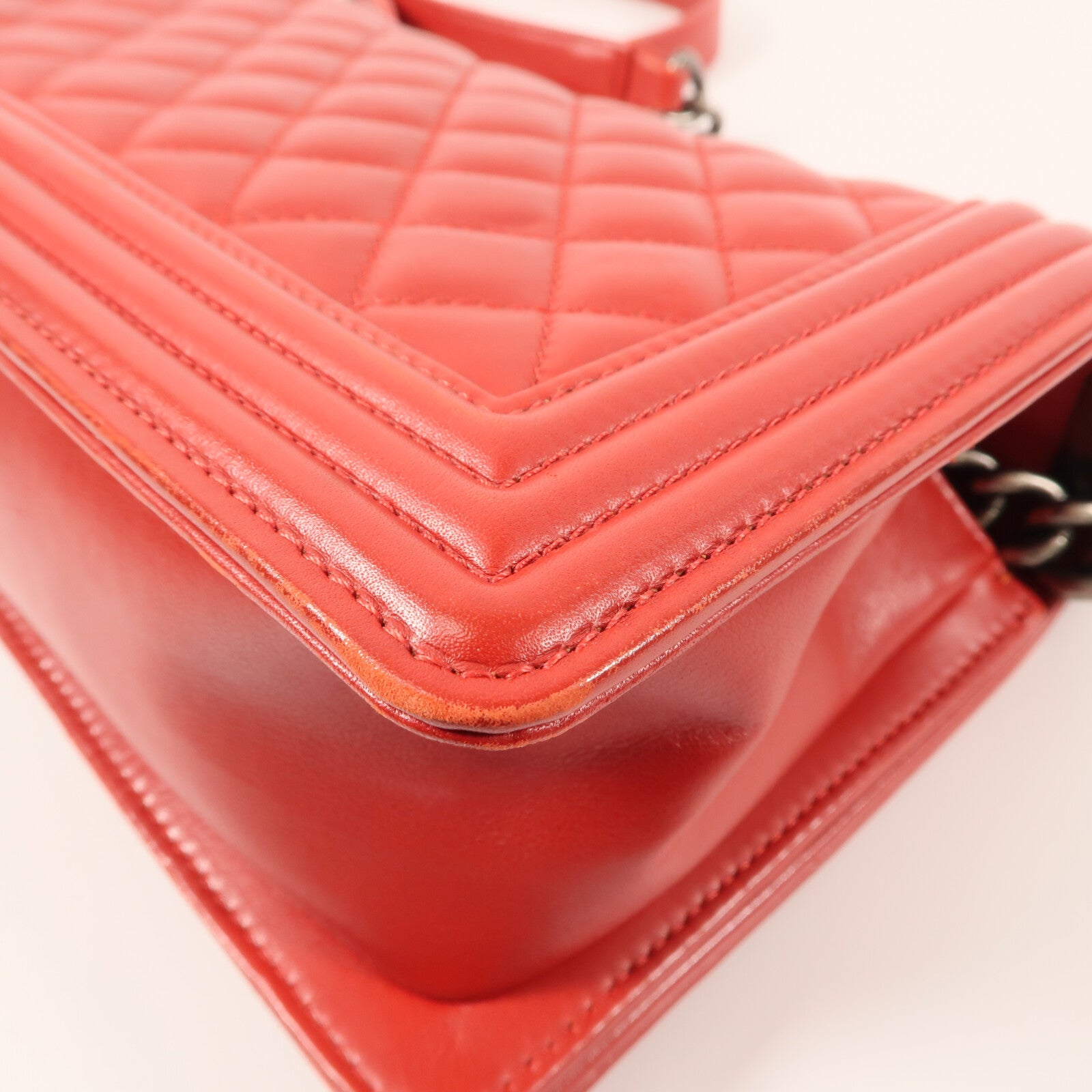 CHANEL 牛皮皮革Boy 25銀扣鏈帶肩背袋