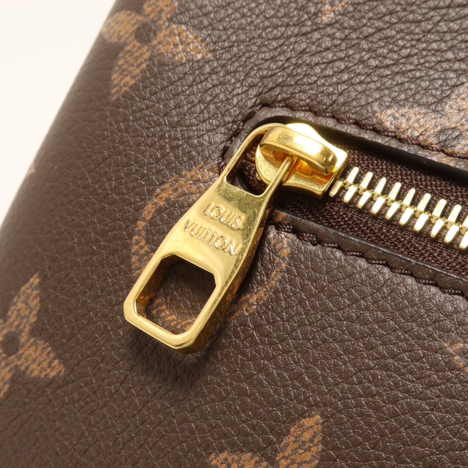 LOUIS VUITTON Monogram Take Out Messenger肩背袋