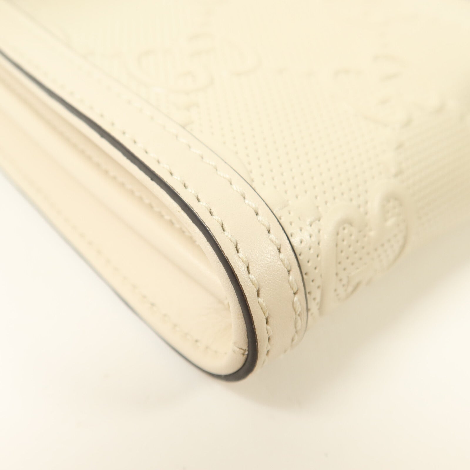 GUCCI 牛皮皮革GG Embossed Messenger肩背袋