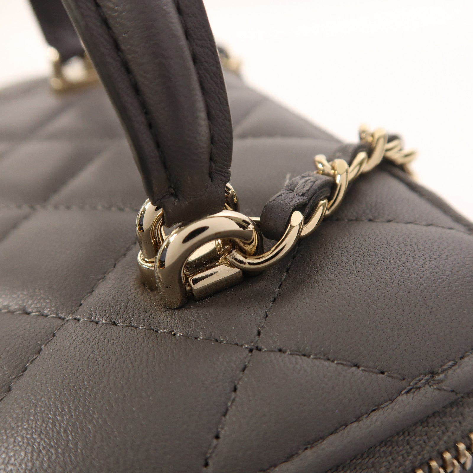CHANEL 羊皮皮革Vanity Case金扣鏈帶手挽肩背兩用袋