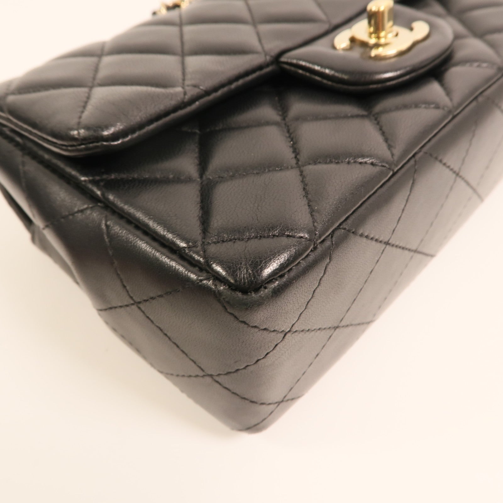 CHANEL 羊皮皮革Classic 20金扣鏈帶肩背袋