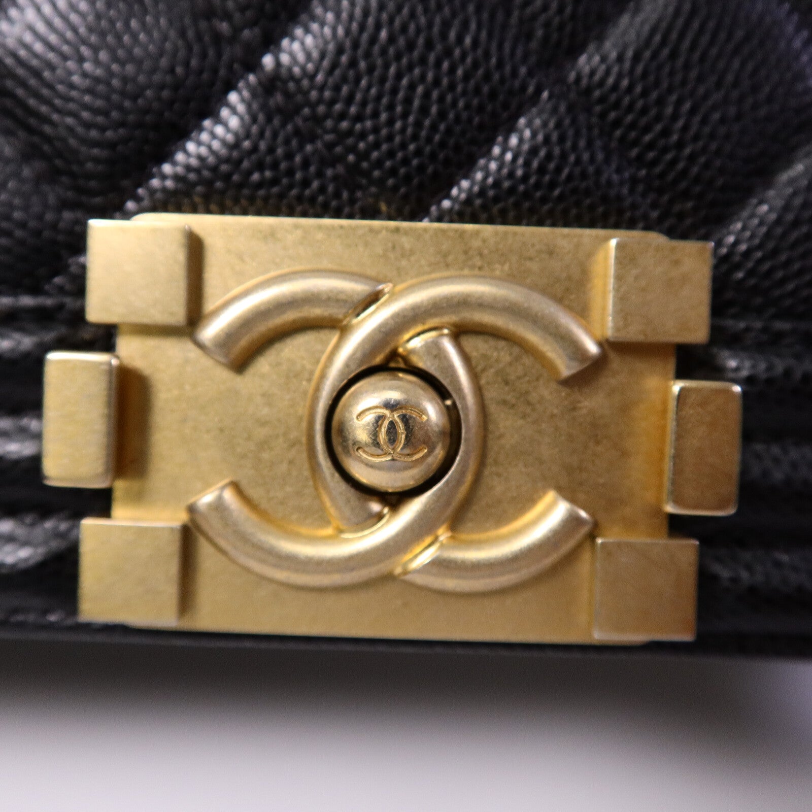CHANEL 牛皮皮革Boy 25鏈帶肩背袋