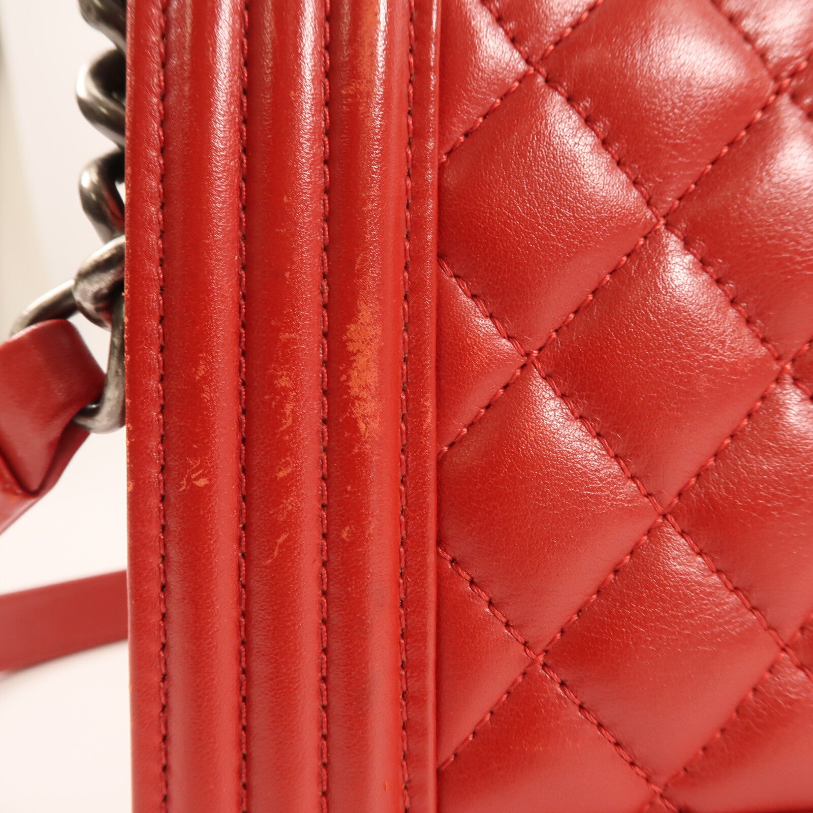 CHANEL 牛皮皮革Boy 25銀扣鏈帶肩背袋