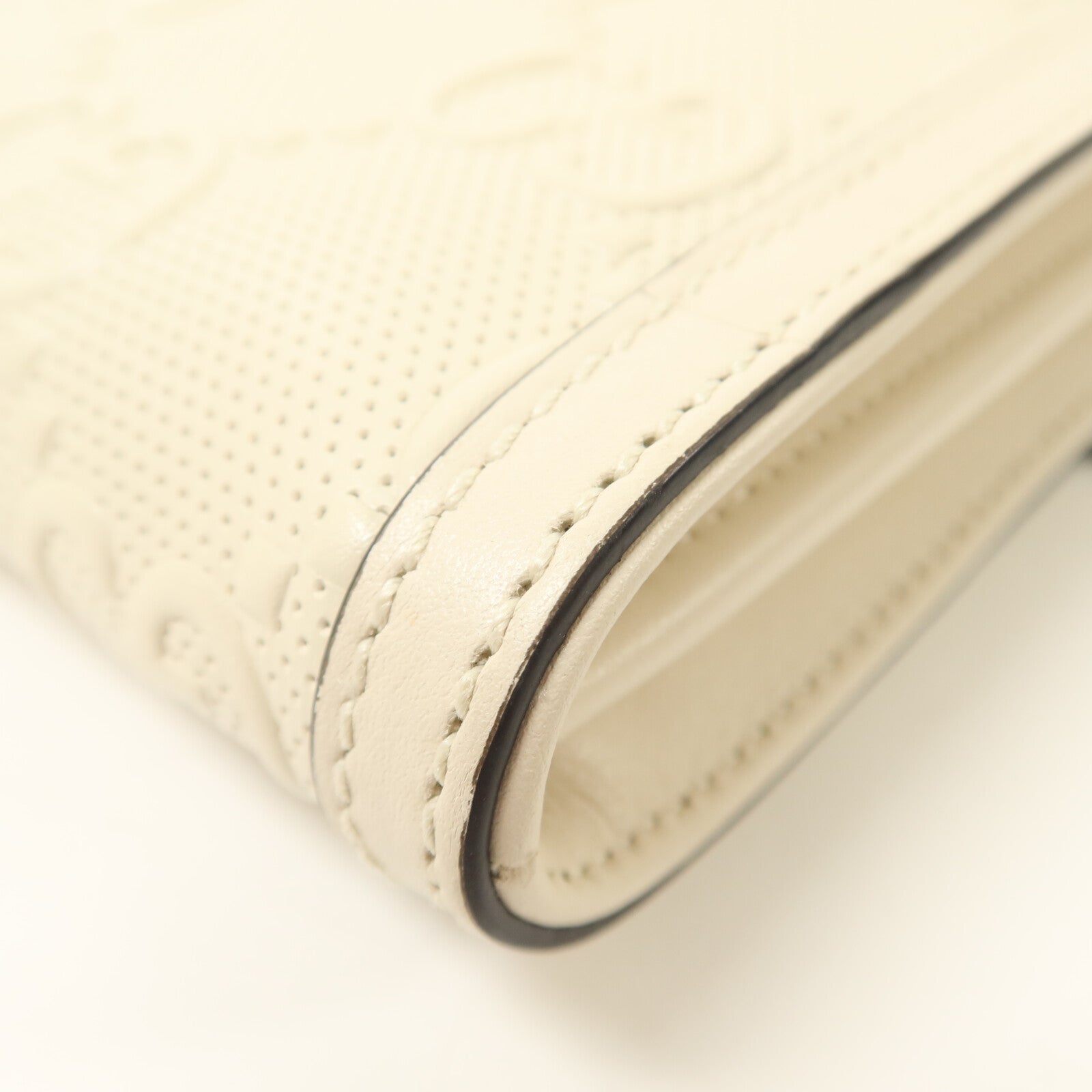 GUCCI 牛皮皮革GG Embossed Messenger肩背袋