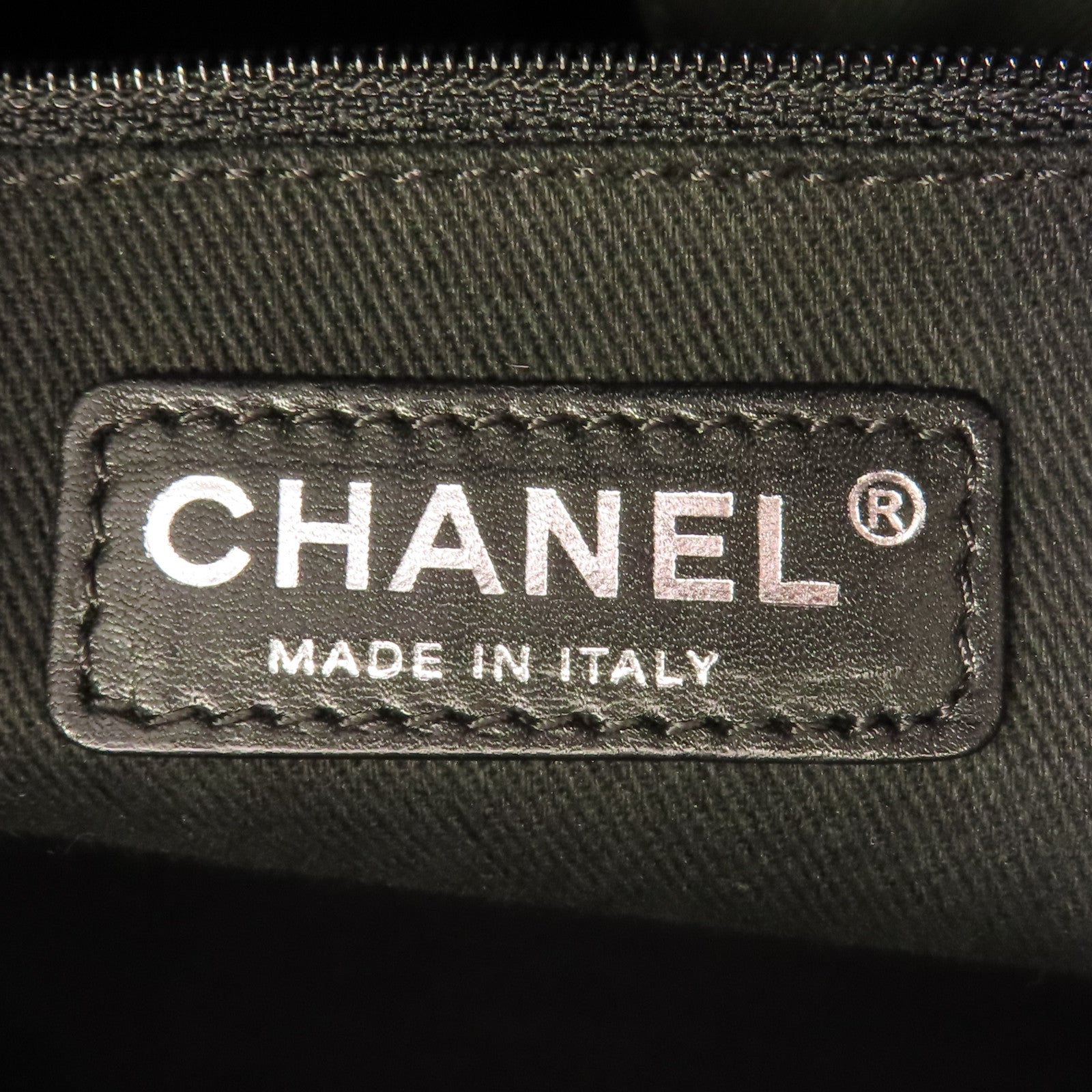 CHANEL CC Shoulder Bag Calfskin Leather Black