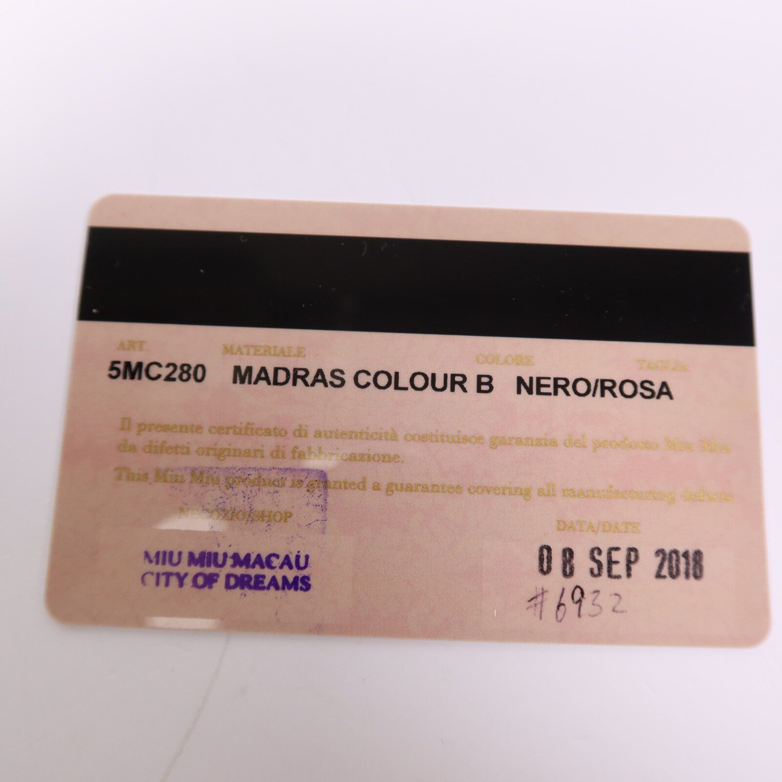 Miu Miu 牛皮皮革Card Case金扣卡片套