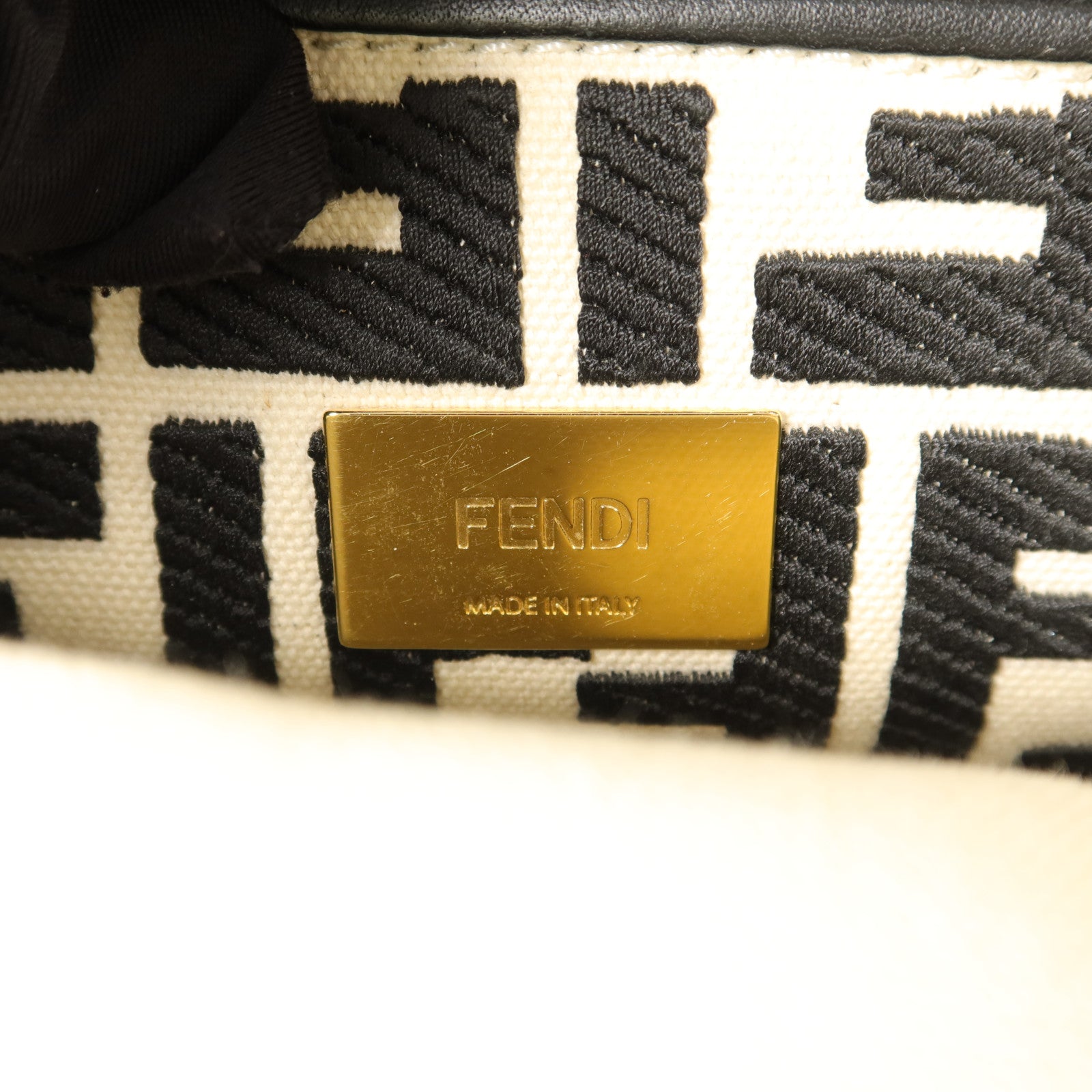 FENDI 牛皮皮革Peekaboo Medium手挽肩背兩用袋
