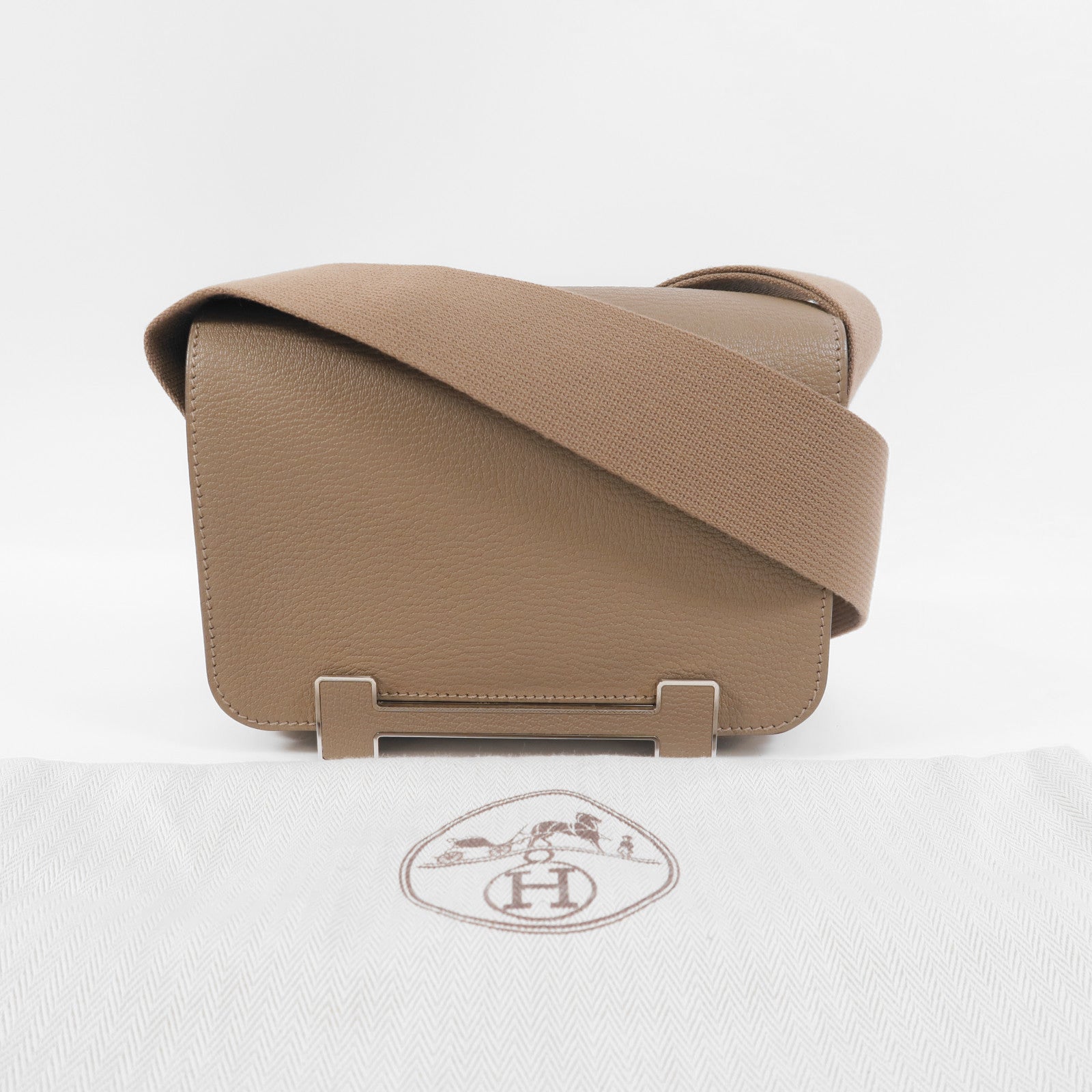 HERMES Chevre皮革Geta肩背袋Etoupe