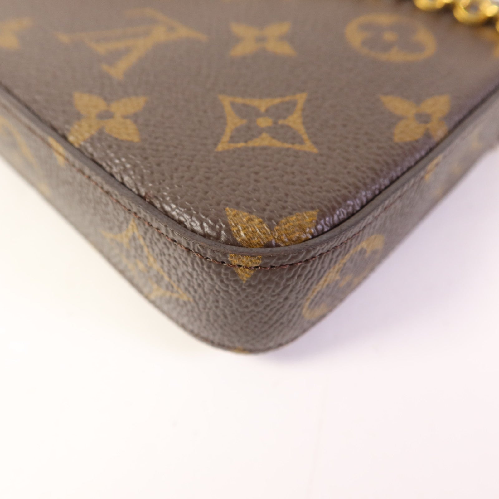 LOUIS VUITTON Monogram Pochette Felicie金扣鏈帶肩背袋