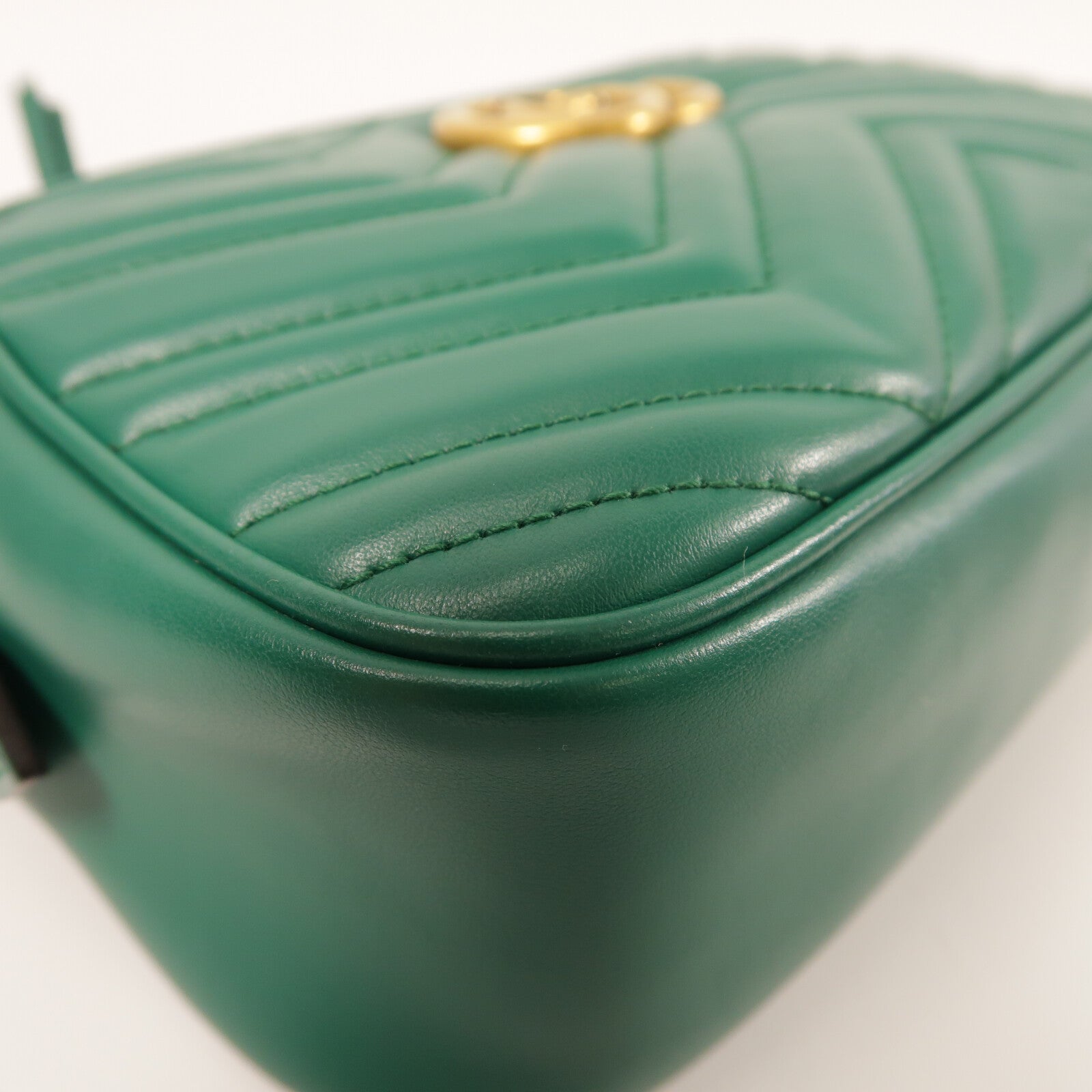 GUCCI 牛皮皮革GG Marmont金扣鏈帶肩背袋