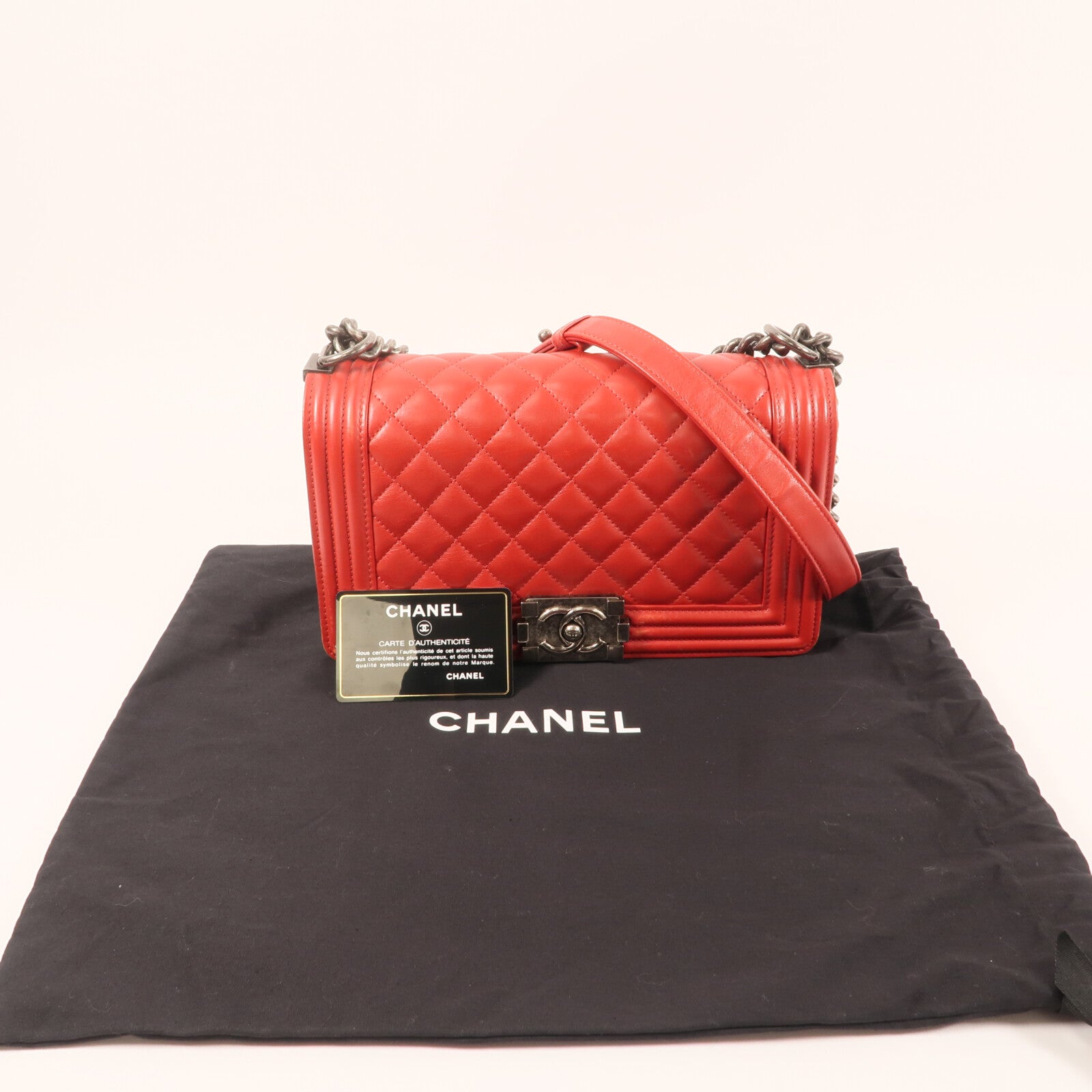 CHANEL 牛皮皮革Boy 25銀扣鏈帶肩背袋