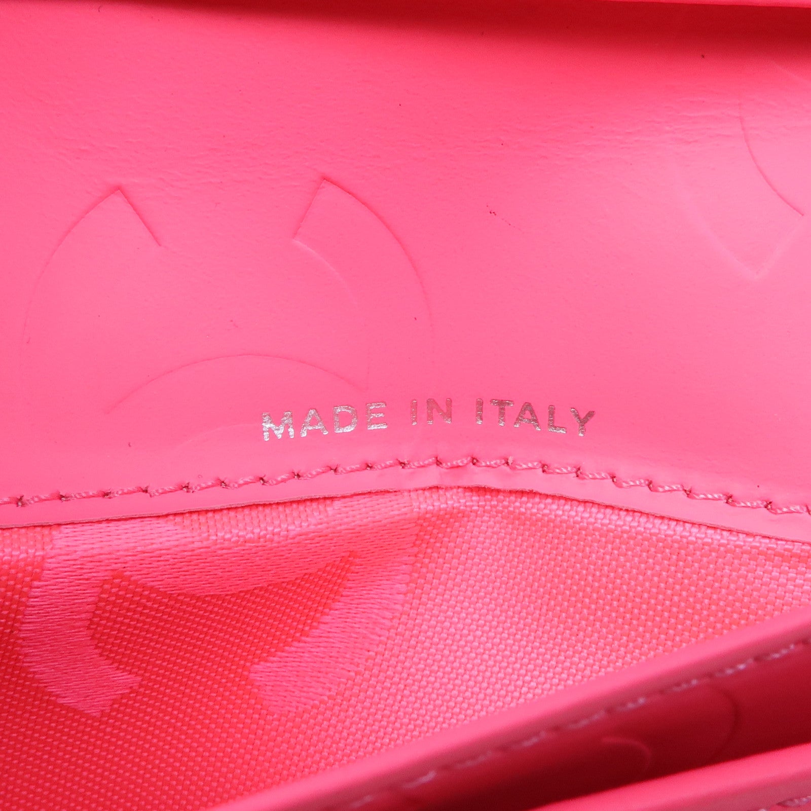 CHANEL 牛皮皮革Cambon Wallet銀扣錢包