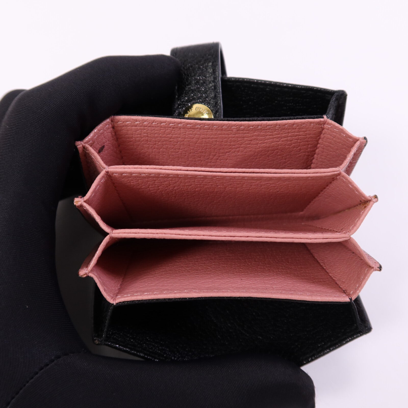 Miu Miu 牛皮皮革Card Case金扣卡片套