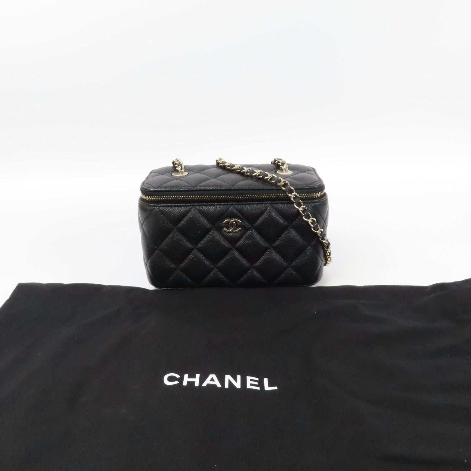 CHANEL 菱格牛皮皮革Chain Shoulder金扣鏈帶肩背袋黑色