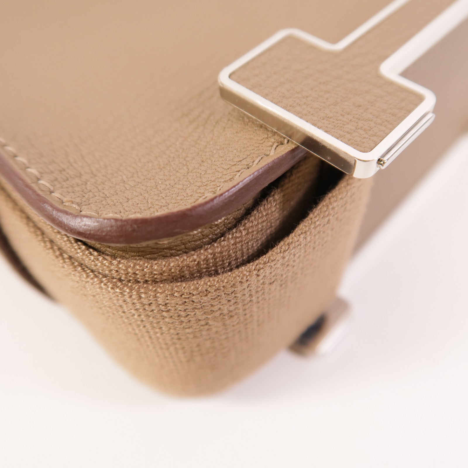 HERMES Chevre皮革Geta肩背袋Etoupe