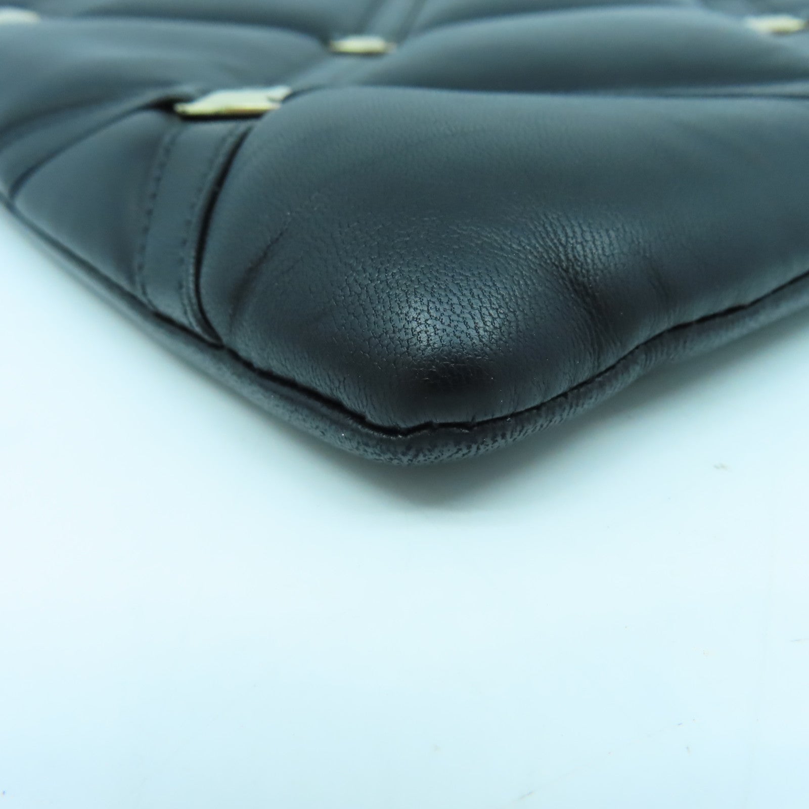 Salvatore Ferragamo 【激減優惠】牛皮皮革Clutch Bag金扣手拿包黑色