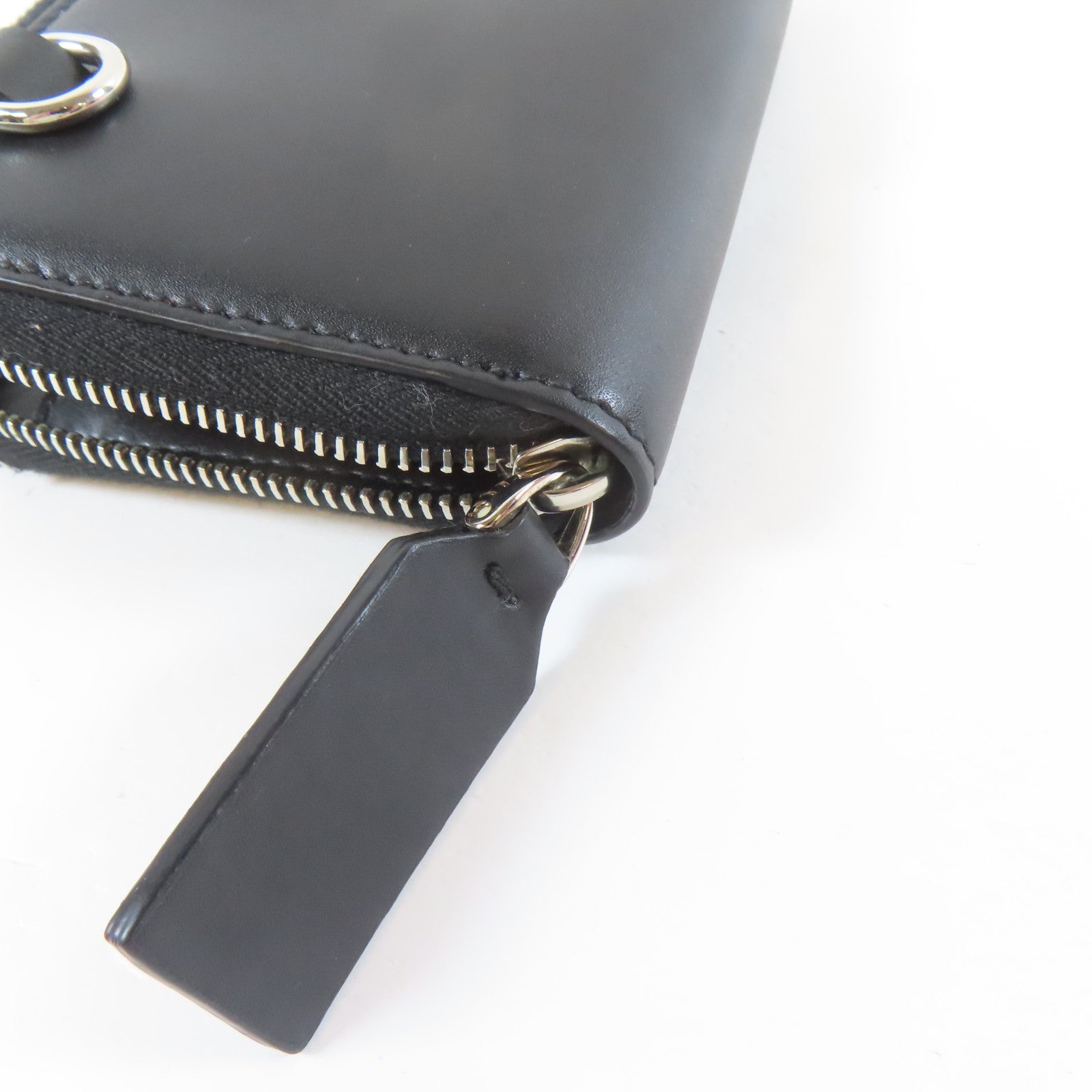 Valentino 牛皮皮革Wallet With Strap銀扣錢包黑色