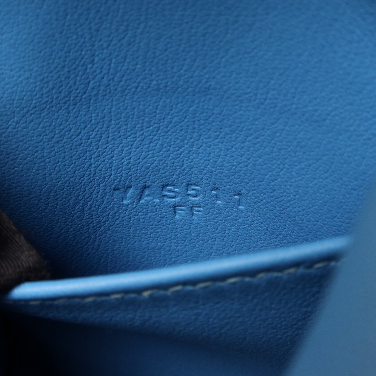 HERMES Swift皮革Mini Lindy金扣手挽肩背兩用袋Bleu Frida